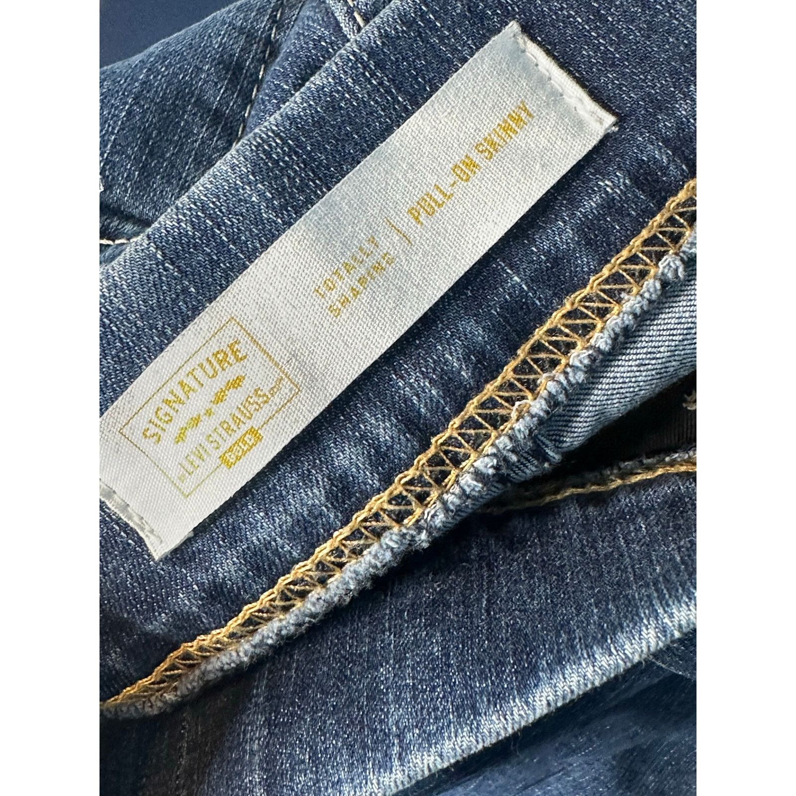 Levi's Levi's Signature blue shaping pull on skinny jeans size 6M Size 28" / US 6 / IT 42 - 3 Thumbnail