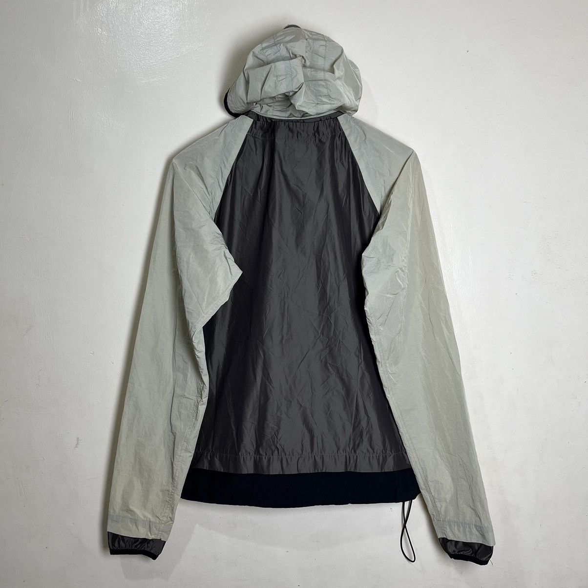 Arnar Mar Jonsson ARNAR MĀR JŌNSSON AW21 COMPOSITION V-NECK HOODED JACKET Size US S / EU 44-46 / 1 - 16 Thumbnail