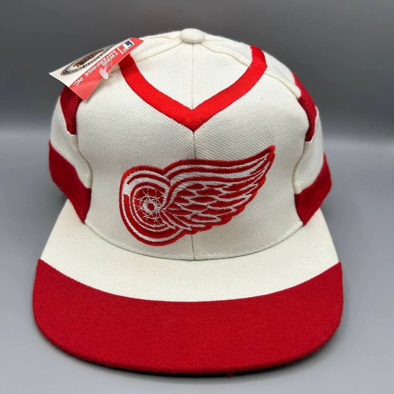 Twins Enterprise Inc. Vintage Detroit Red Wings Hat Men White NHL Snap Back Cap Size ONE SIZE - 1 Thumbnail