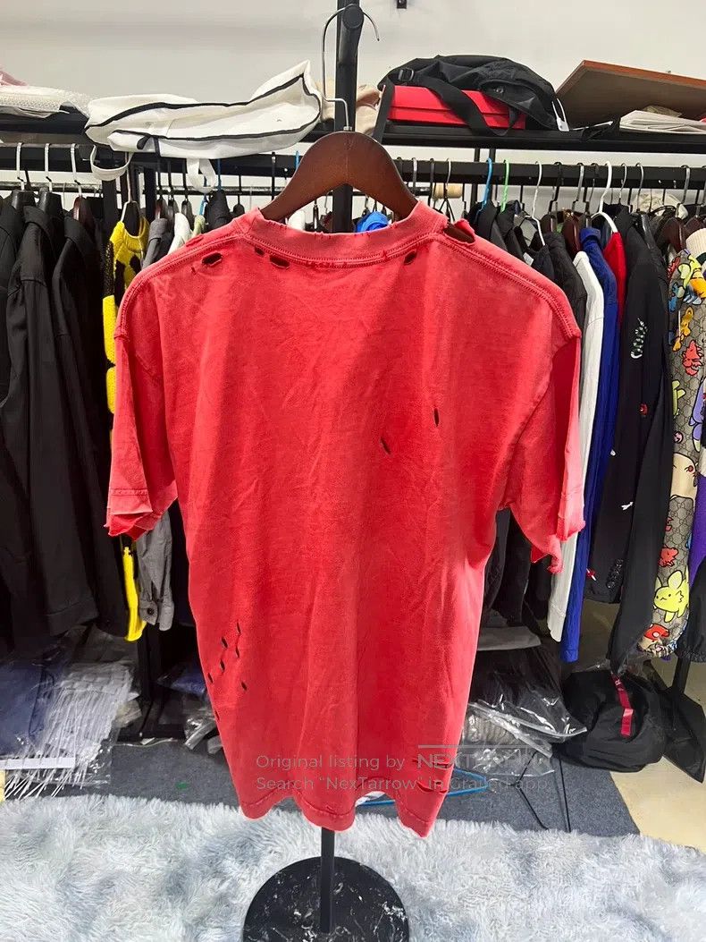 Balenciaga Balenciaga Distressed Short-Sleeve T-Shirt Size US S / EU 44-46 / 1 - 2 Thumbnail