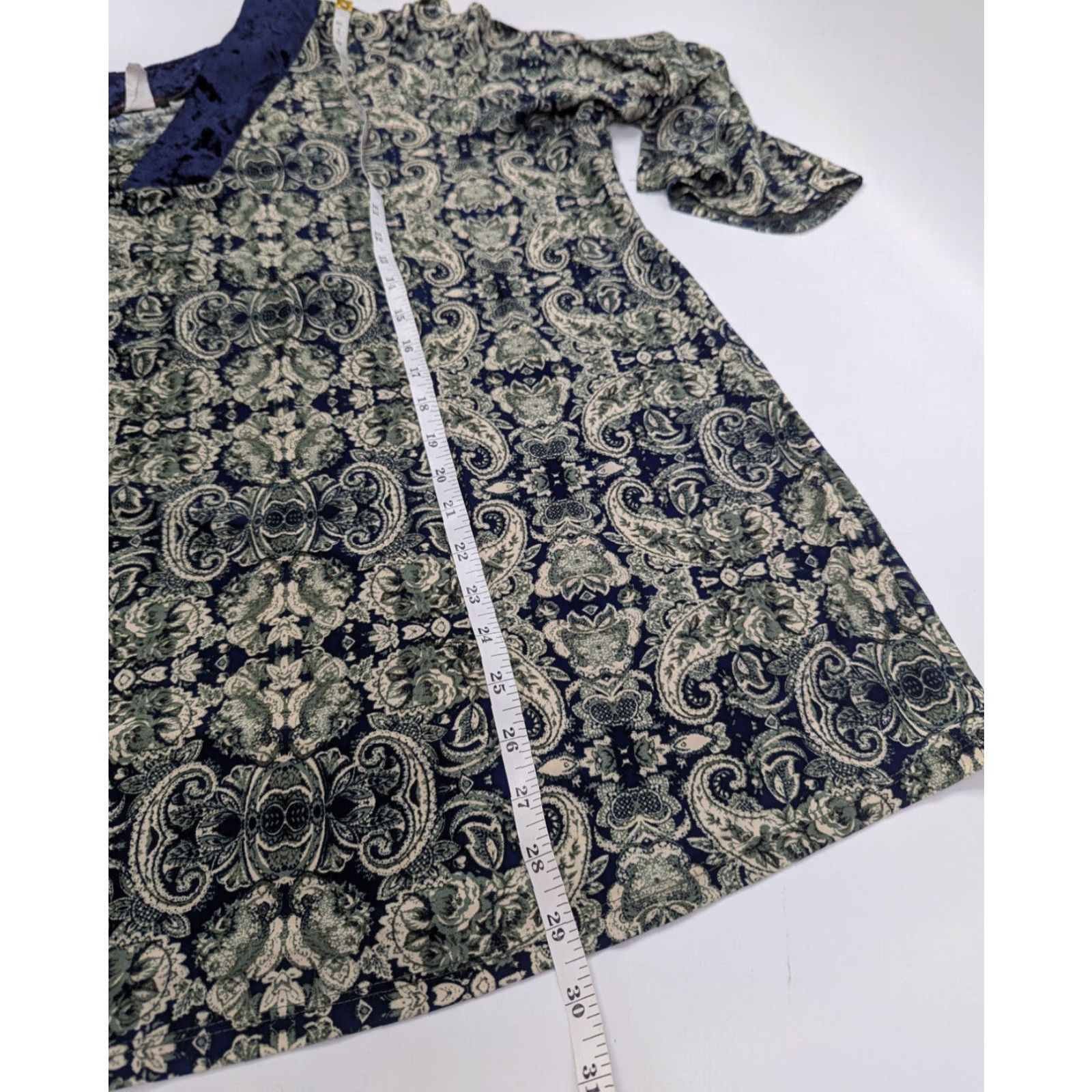 Velvet Cocomo Paisley V-Neck Jersey Velvet Top 3X Size 3/4 Sleeve Cold Shoulder Ladies Blouse Size XXL / US 16-18 / IT 52-54 - 6 Thumbnail