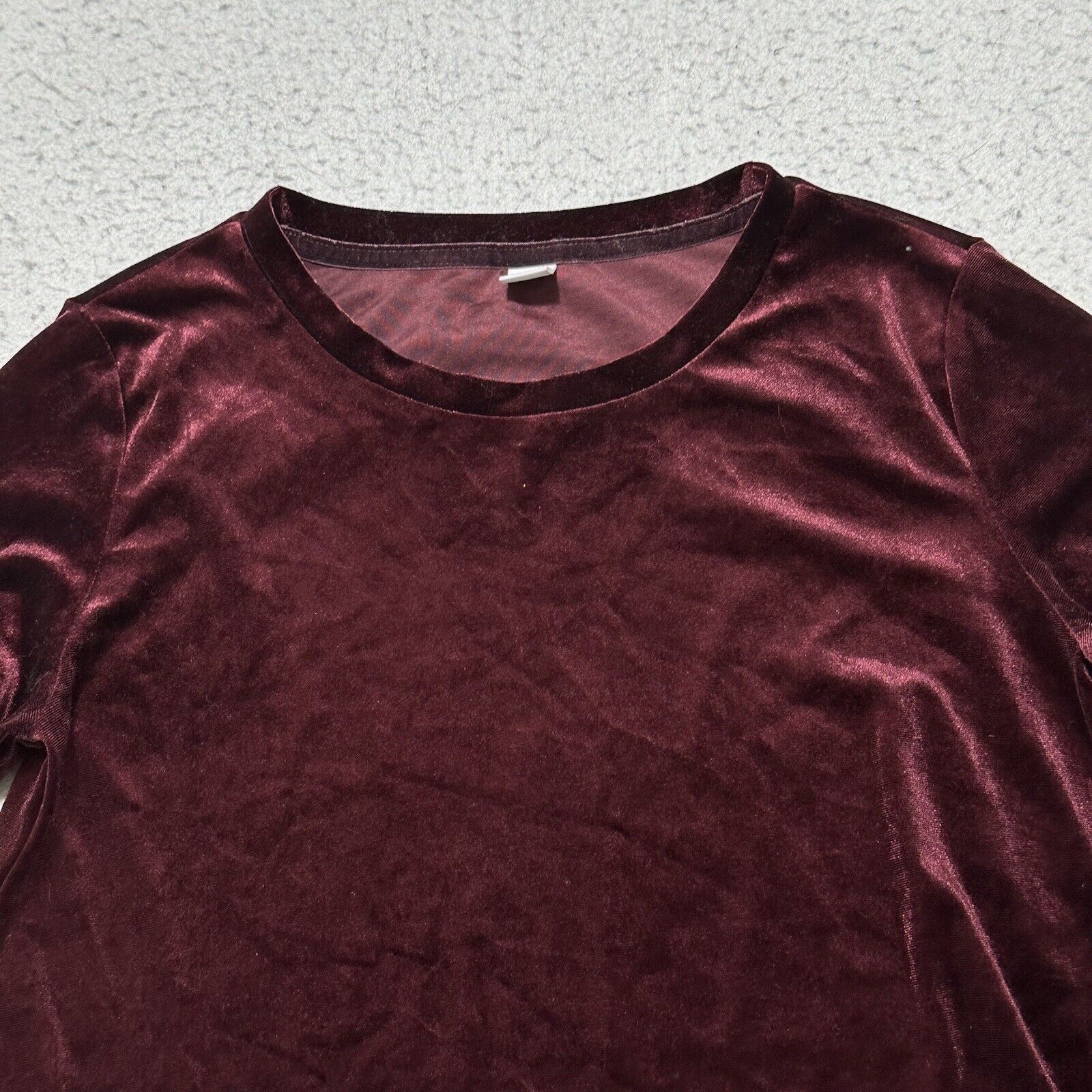 Old Navy Old Navy XS Burgundy Soft Velour Crewneck T Shirt Pullover Size XS / US 0-2 / IT 36-38 - 2 Thumbnail