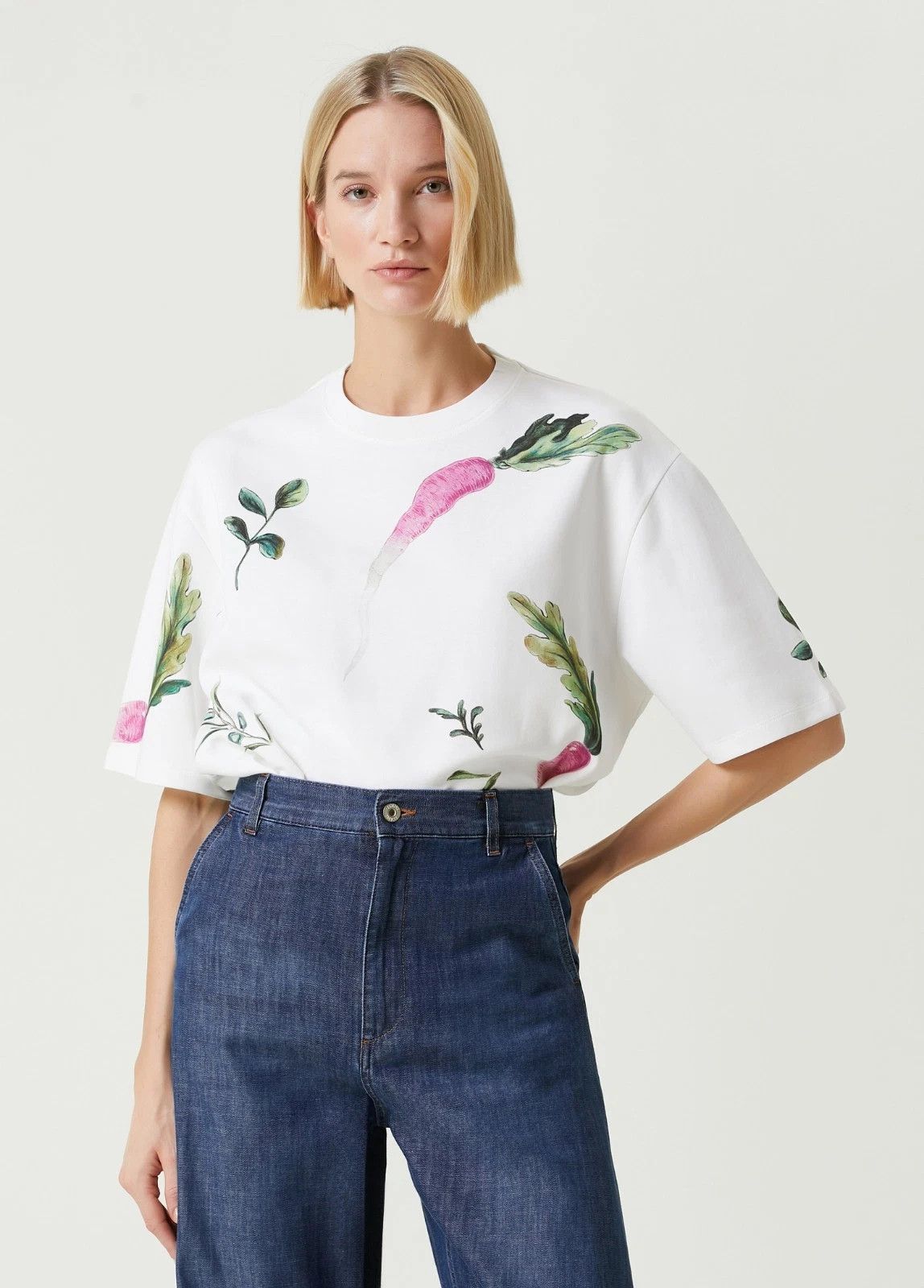 Loewe LOEWE white oversized Radish Vegetable print t-shirt Large Size L / US 10 / IT 46 - 1 Thumbnail