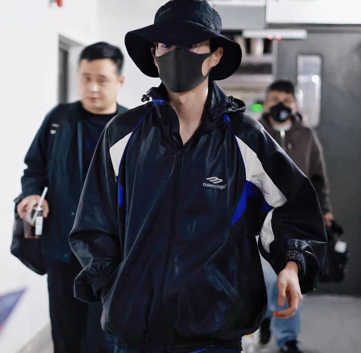 Balenciaga Balenciaga 3B Color-blocked Hooded Leather Biker Jacke J42 Size US M / EU 48-50 / 2 - 8 Thumbnail