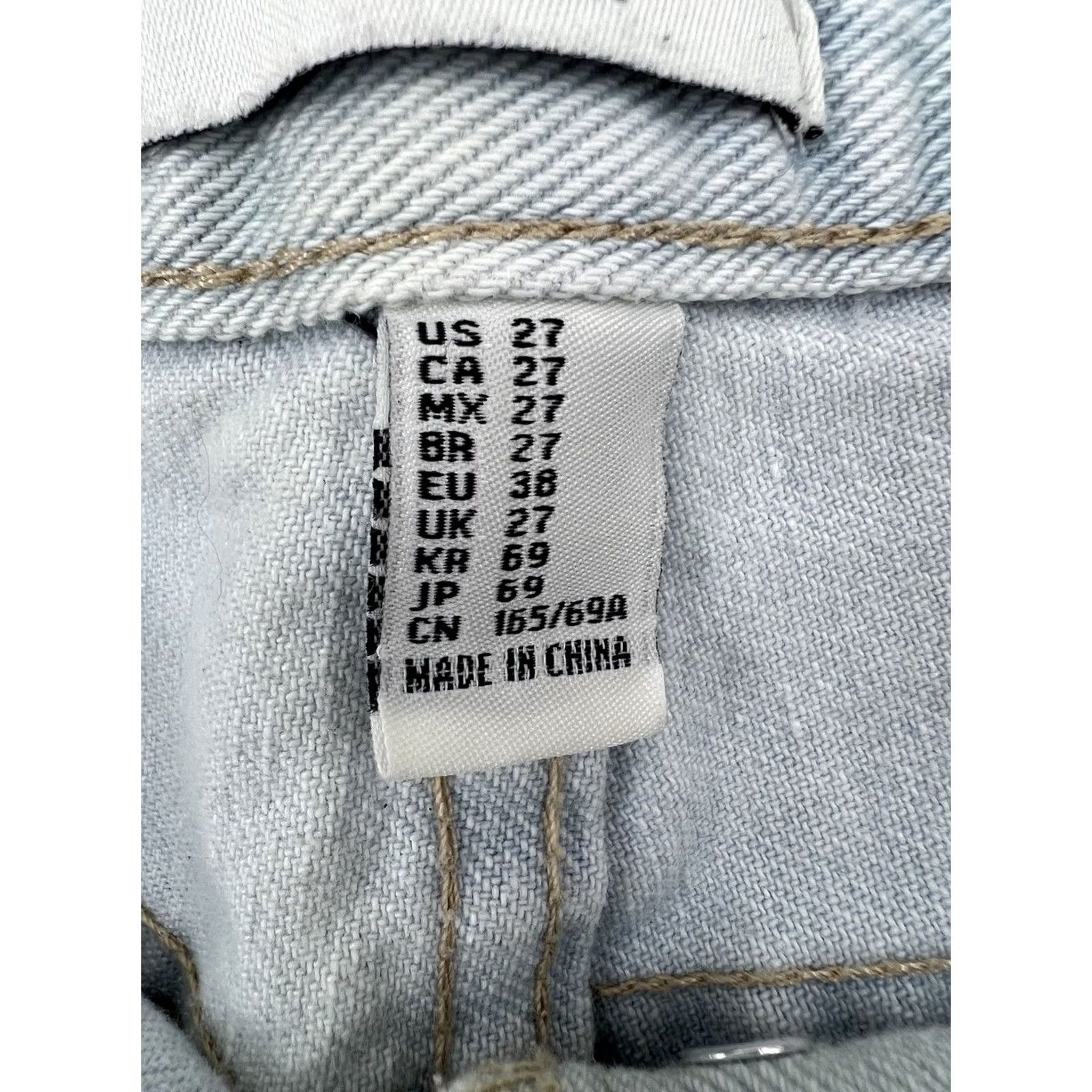Forever 21 Womens FOREVER 21 Shorts Size 27 Light Denim Jean Shorts Size 27" / US 4 / IT 40 - 4 Thumbnail