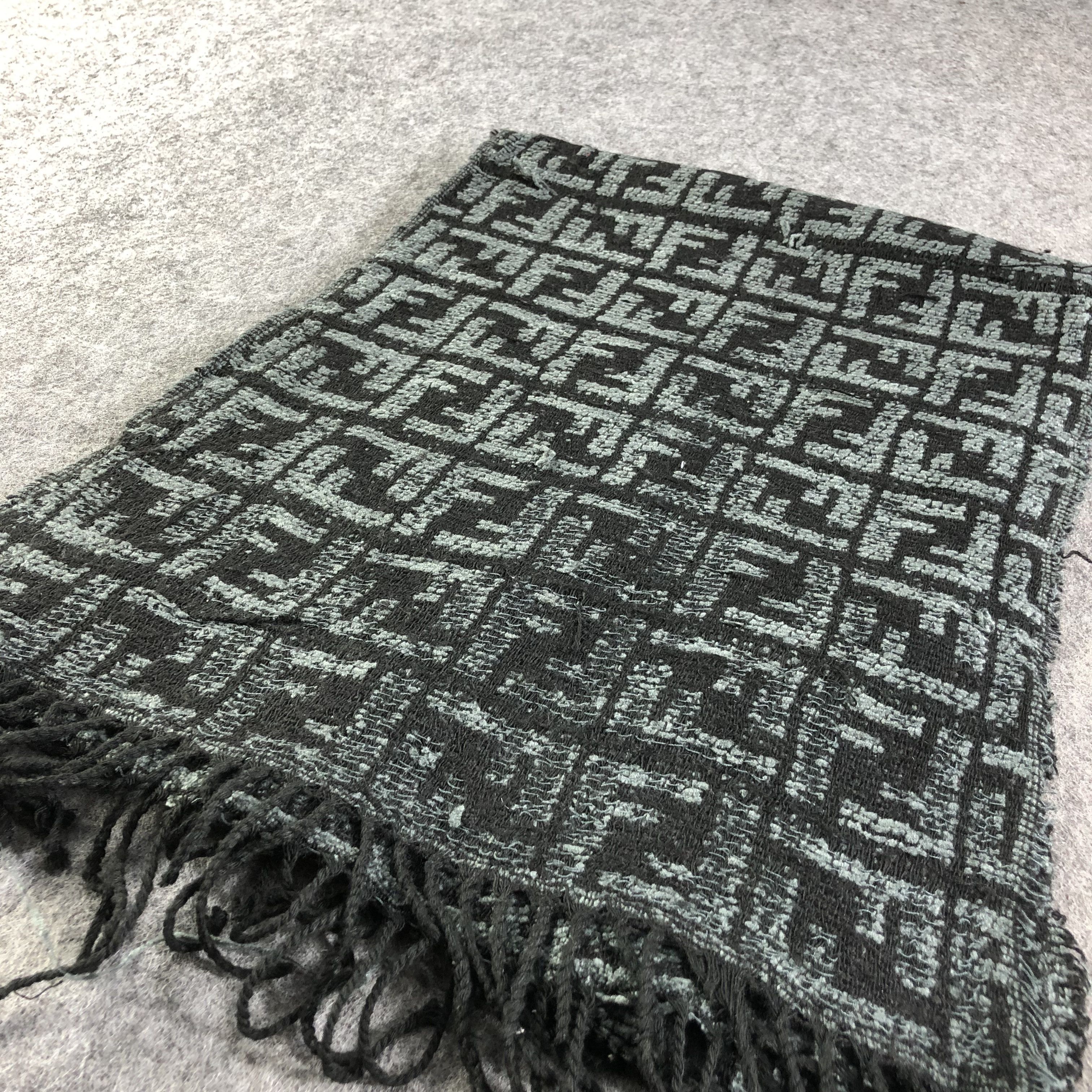 Fendi Fendi FF Monogram Full Print Scarf Muffler V1629 Size ONE SIZE - 2 Thumbnail
