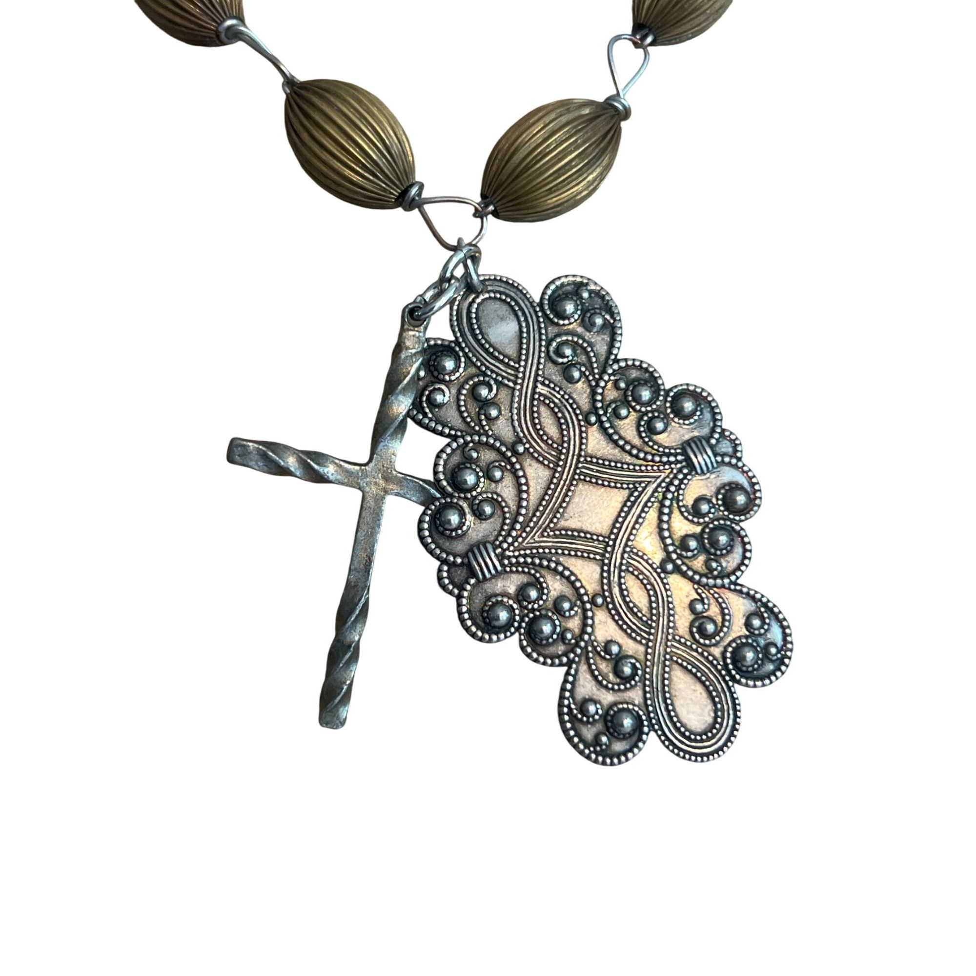 Other Vintage Cross Pendant Necklace Ribbed Beads Silver Tone Cros Size ONE SIZE - 2 Thumbnail