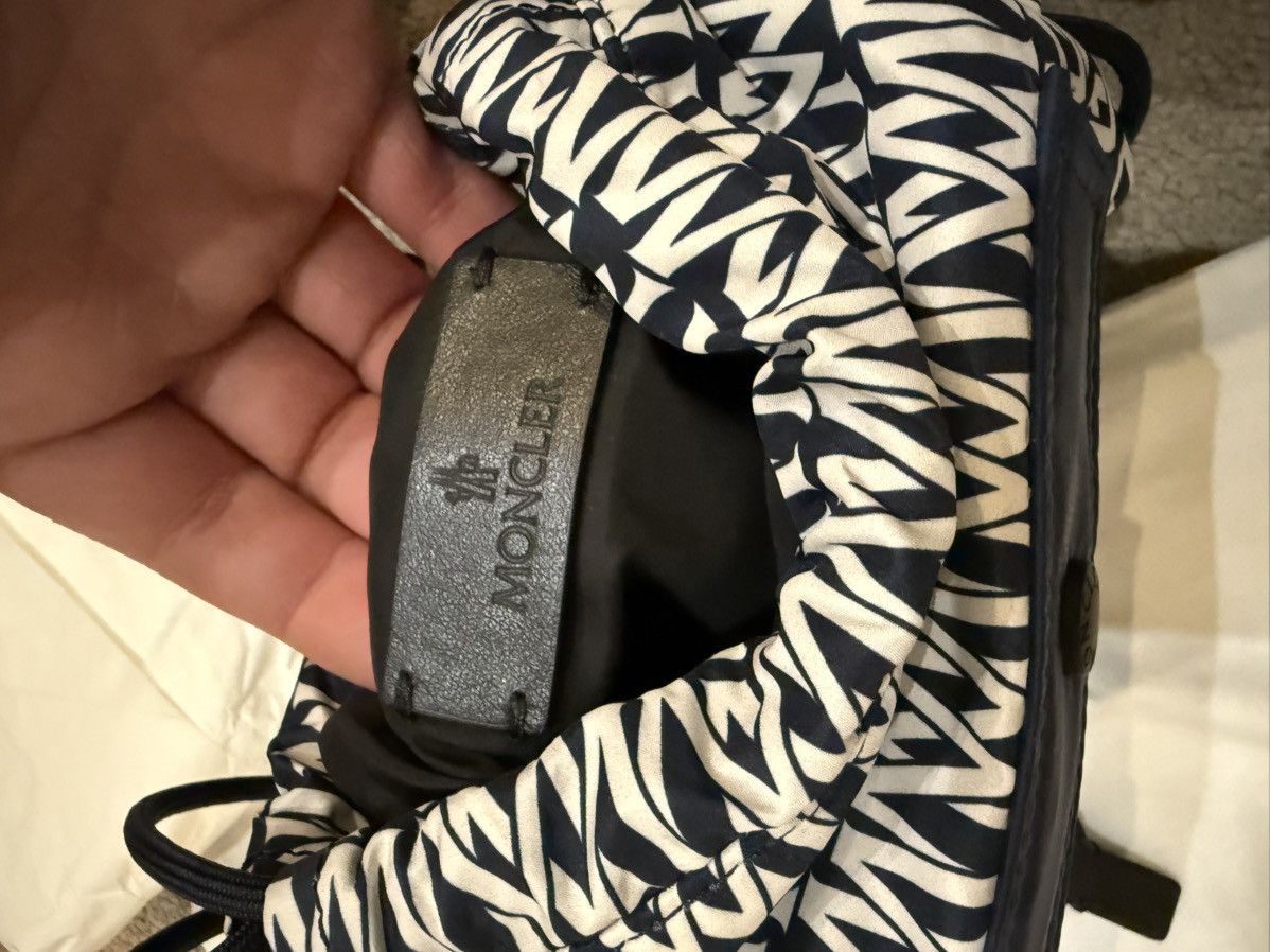 Moncler Moncler Makaio cross body monogram bag blue/white Size ONE SIZE - 7 Thumbnail