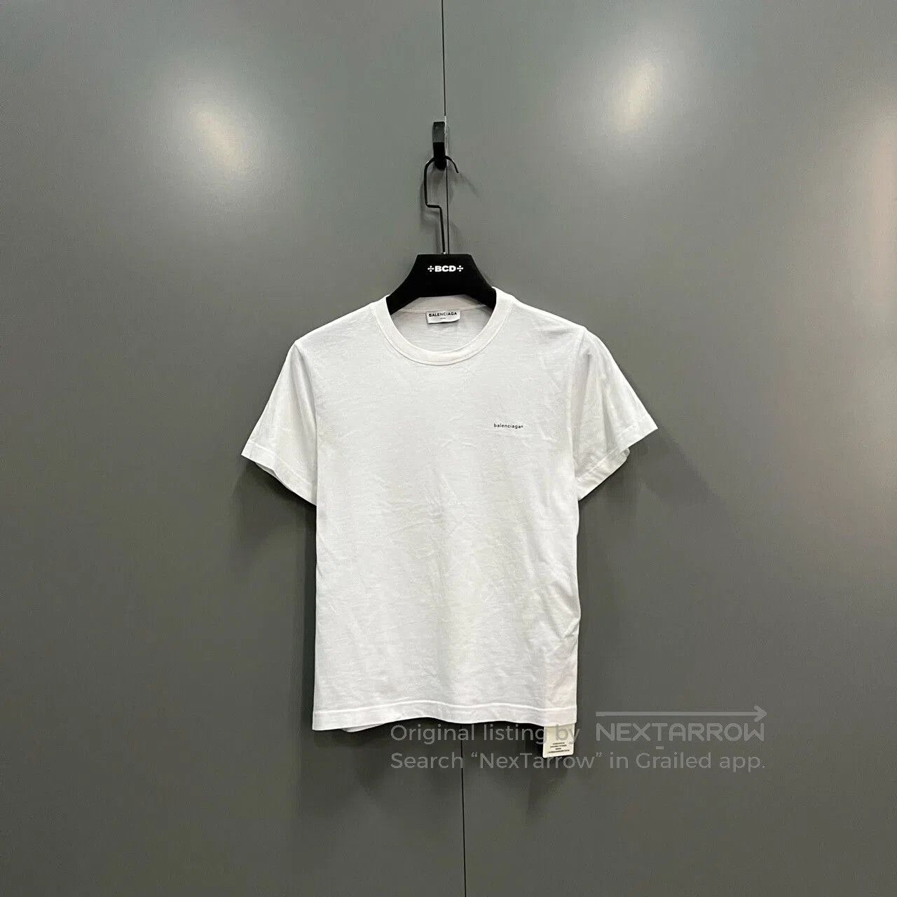 white short sleeve Balenciaga logo t.