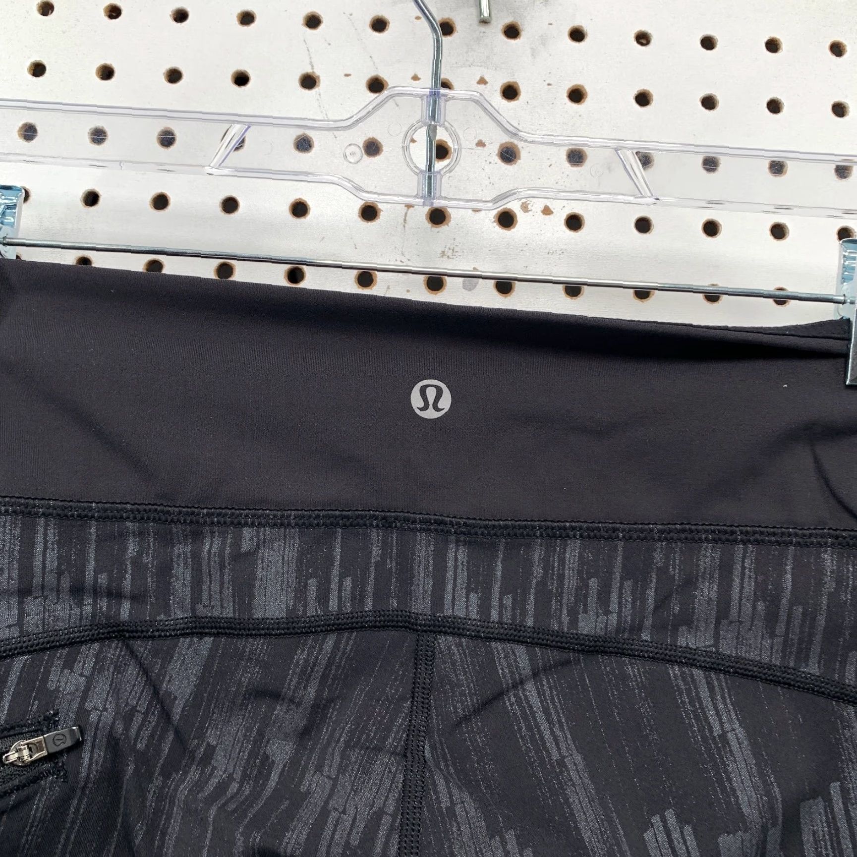 Lululemon Lululemon Run Crop Leggings Womens Size 6 Black Inspire 26x17 – Athletic Activewear Leggings Shirt? Size 28" / US 6 / IT 42 - 4 Thumbnail