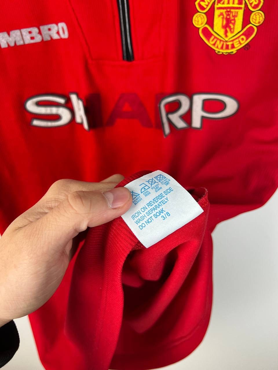 Umbro Manchester United Umbro Jersey vintage t-shirts size S Size US S / EU 44-46 / 1 - 9 Thumbnail