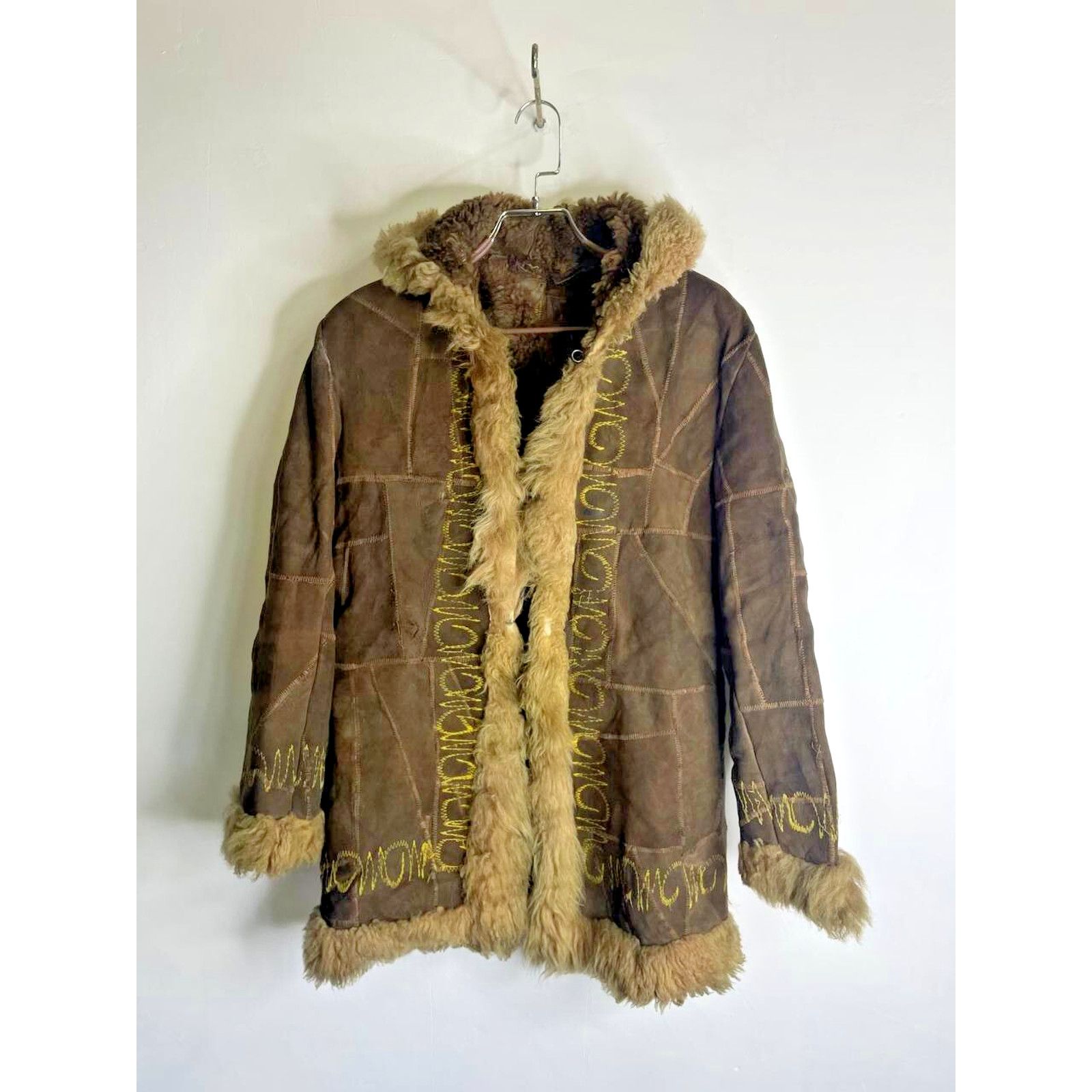 Japanese Brand × Vintage Vintage Shearling Coat Brown Suede Embroidered Jacket Size M Size M / US 6-8 / IT 42-44 - 1 Thumbnail