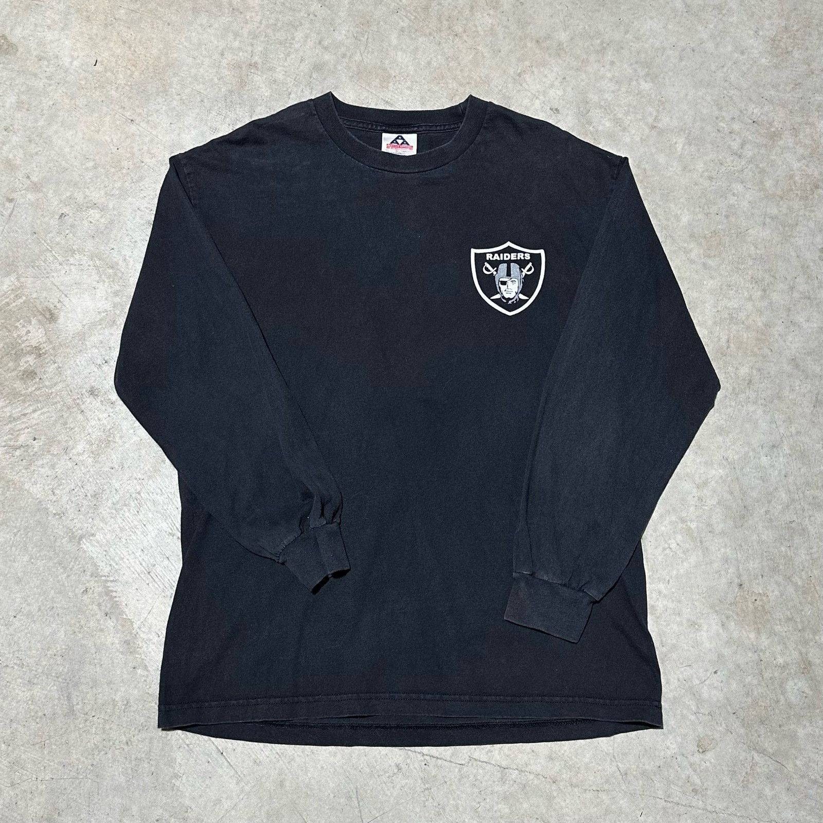 Fruit Of The Loom Vintage Y2K Raiders Tee size Large in Men Size US L / EU 52-54 / 3 - 1 Thumbnail
