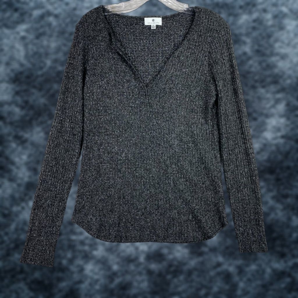 Vintage SOCIALITE Socialite Top Womens S Gray Black Long Sleeve Knit V Neck Stretch Waffle Weave Shirt Adult S Gray Womens Socialite Top Size S / US 4 / IT 40 - 1 Thumbnail
