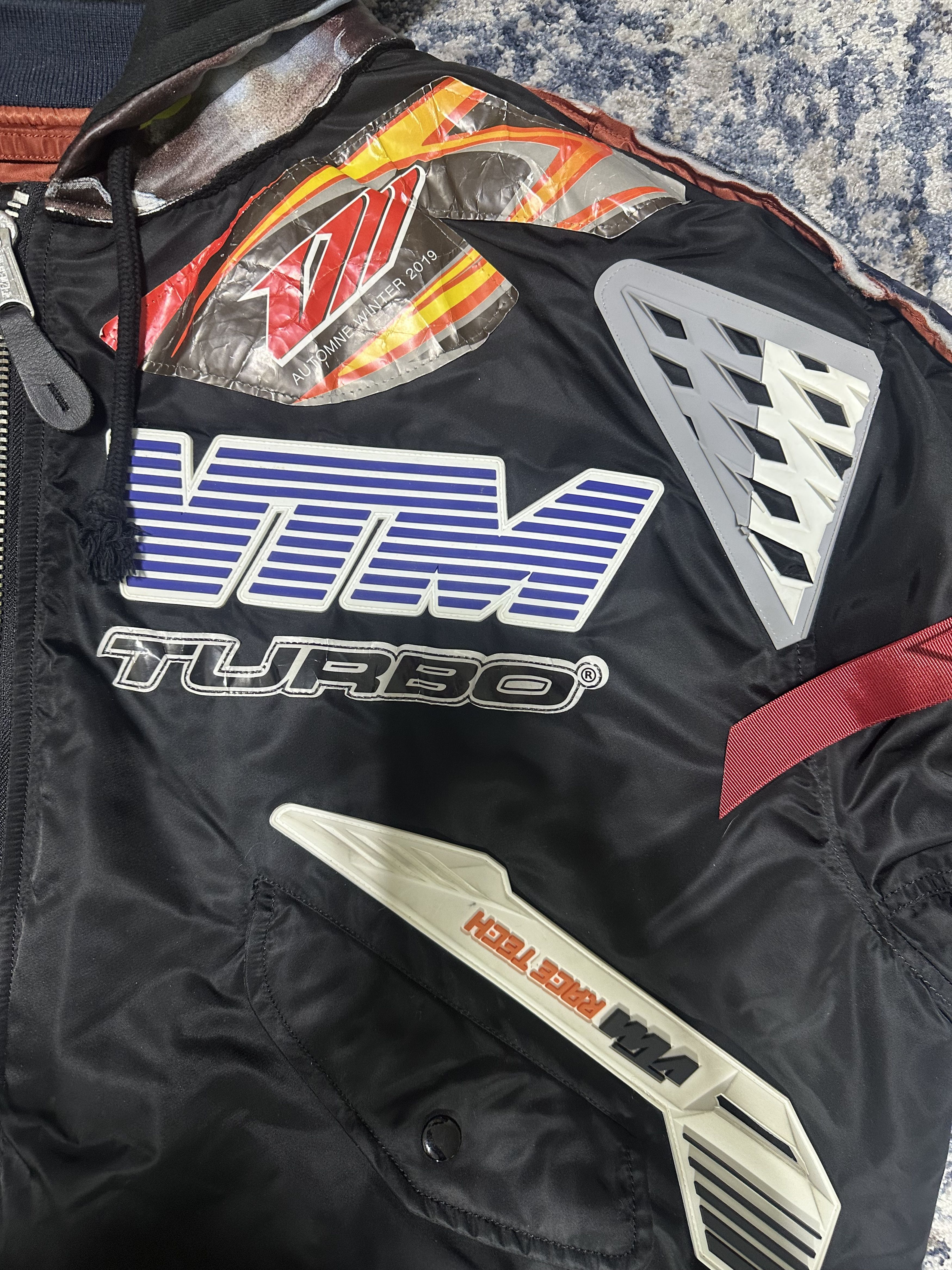Vetements Vetements AW19 Racing Bomber Size US L / EU 52-54 / 3 - 4 Thumbnail