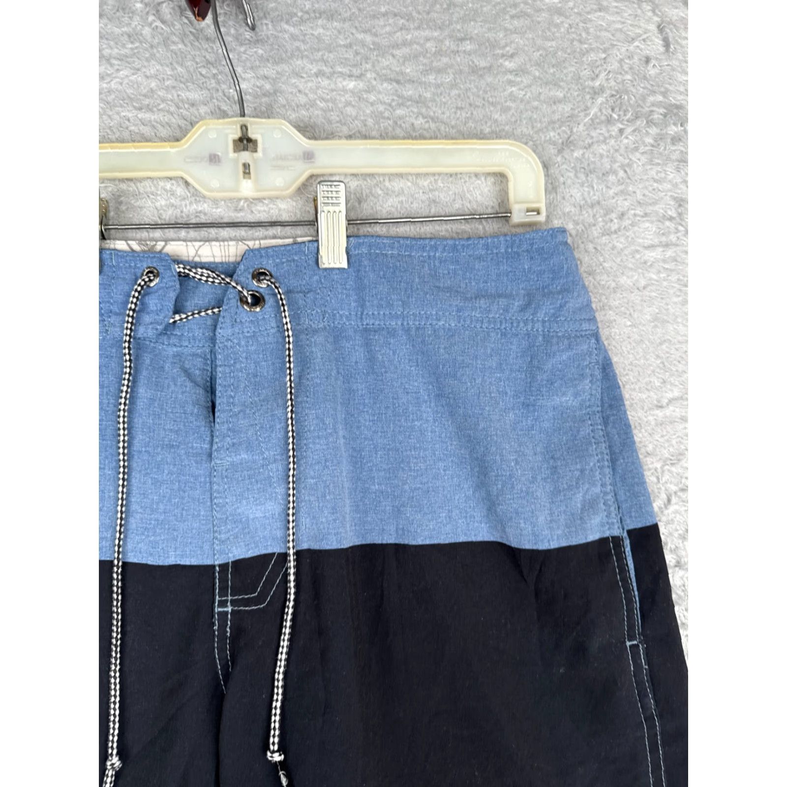 Volcom Volcom Swim Trunks Mens 33 Blue Black Stripe Board Shorts Beach Surf 33x10 Mens Men’s Beach Volcom Board Shorts 33 Blue Stripe Size US 33 - 5 Thumbnail
