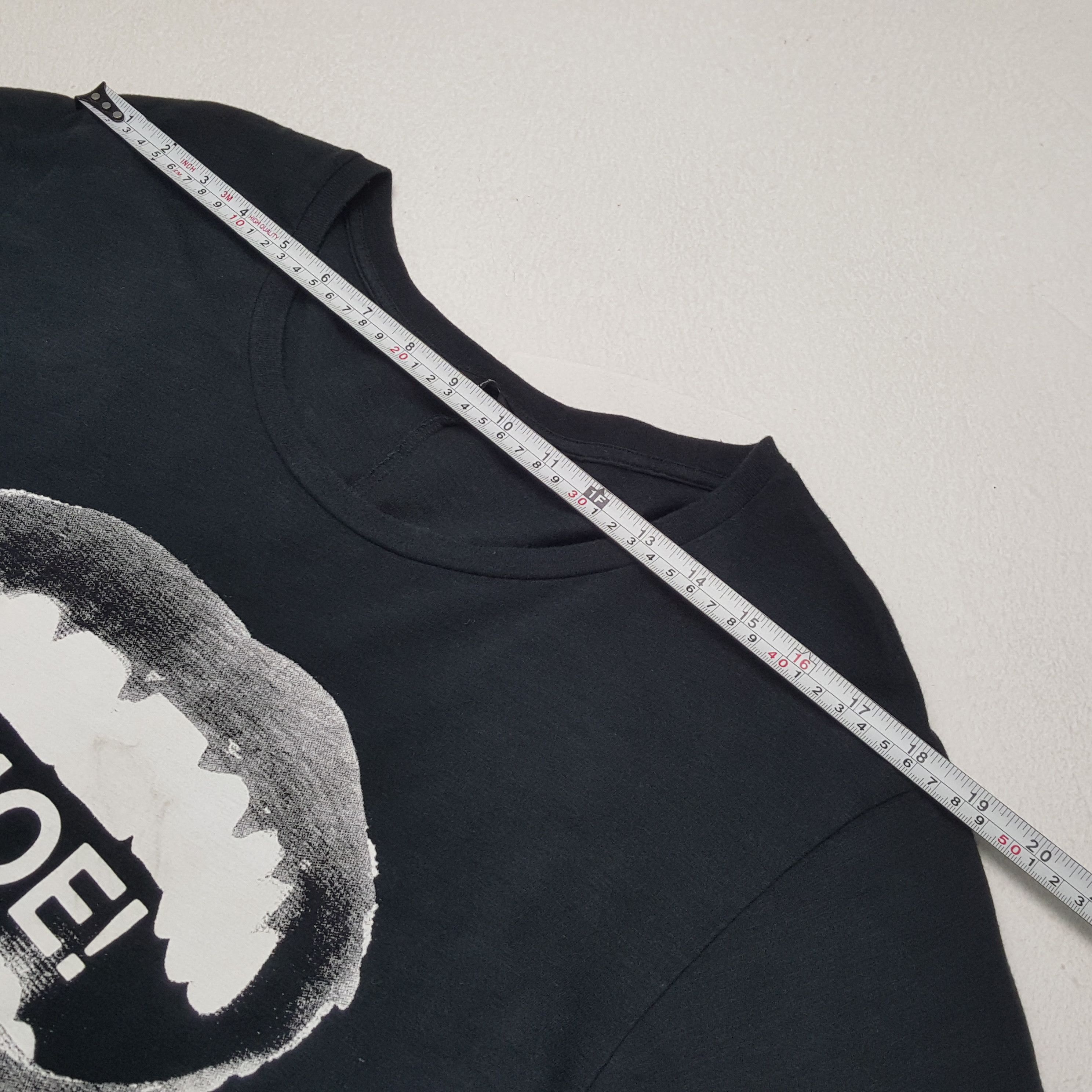 Japanese Brand × Undercover × Uniqlo UNIQLO UNDERCOVER Japanese Brand Streetwear Style Tshirt Size US L / EU 52-54 / 3 - 4 Thumbnail