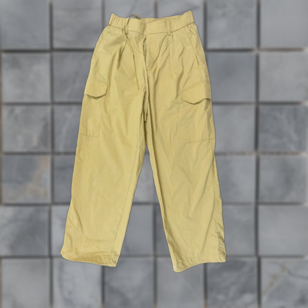 Uniqlo Uniqlo Cargo Pants Womens XS Beige Lightweight Casual Pants Womens Size 26" / US 2 / IT 38 - 1 Thumbnail