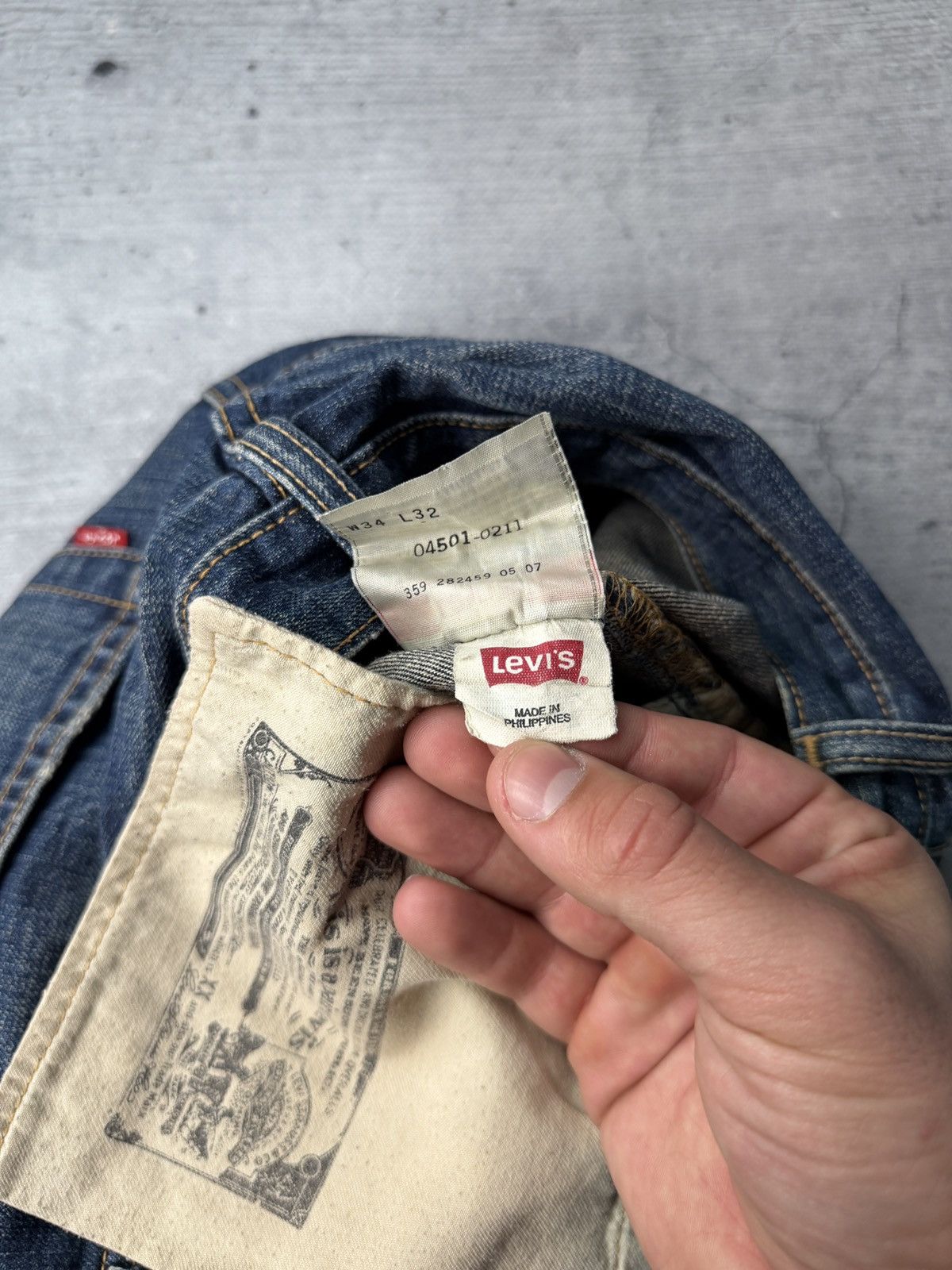 Levi's 🔥Y2K VINTAGE LEVIS 501 DISTRESSED RIPPED DENIM JEANS 00s🔥 Size US 34 / EU 50 - 9 Thumbnail