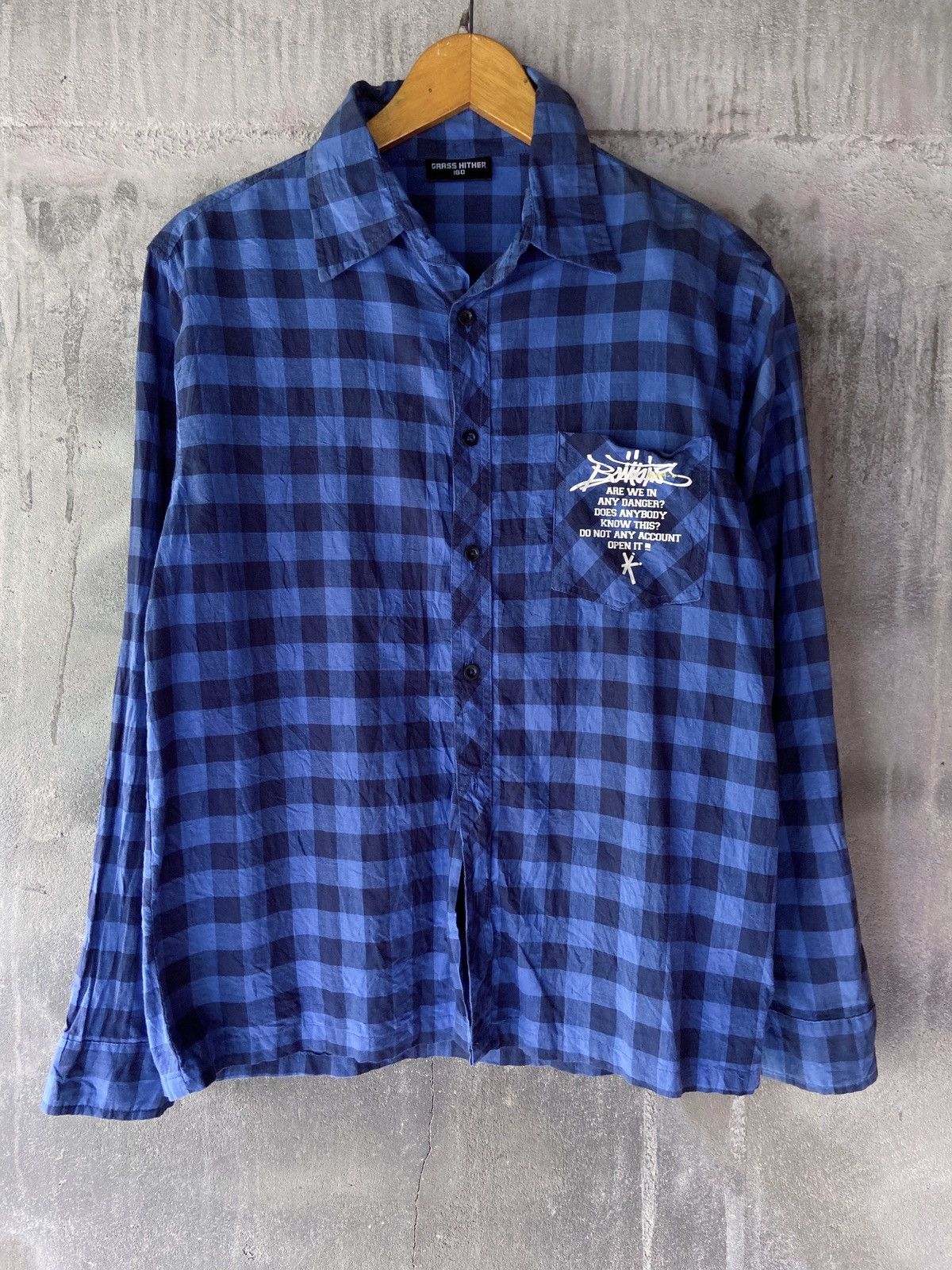 If Six Was Nine ARE WE IN ANY DANGER? DOES ANYBODY KNOW THIS? BUTTON SHIRT Size US M / EU 48-50 / 2 - 1 Thumbnail
