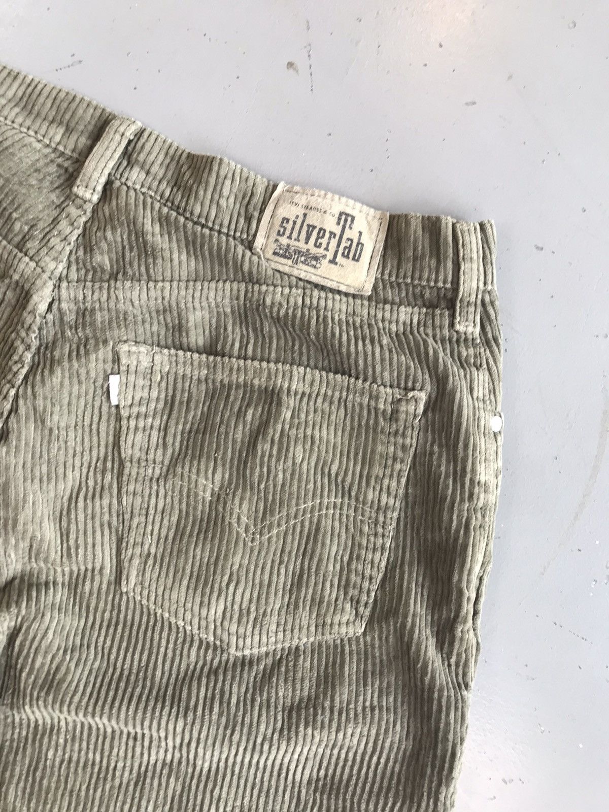 Levi's × Vintage Vintage Levi’s silver tab jort Size US 36 / EU 52 - 8 Thumbnail