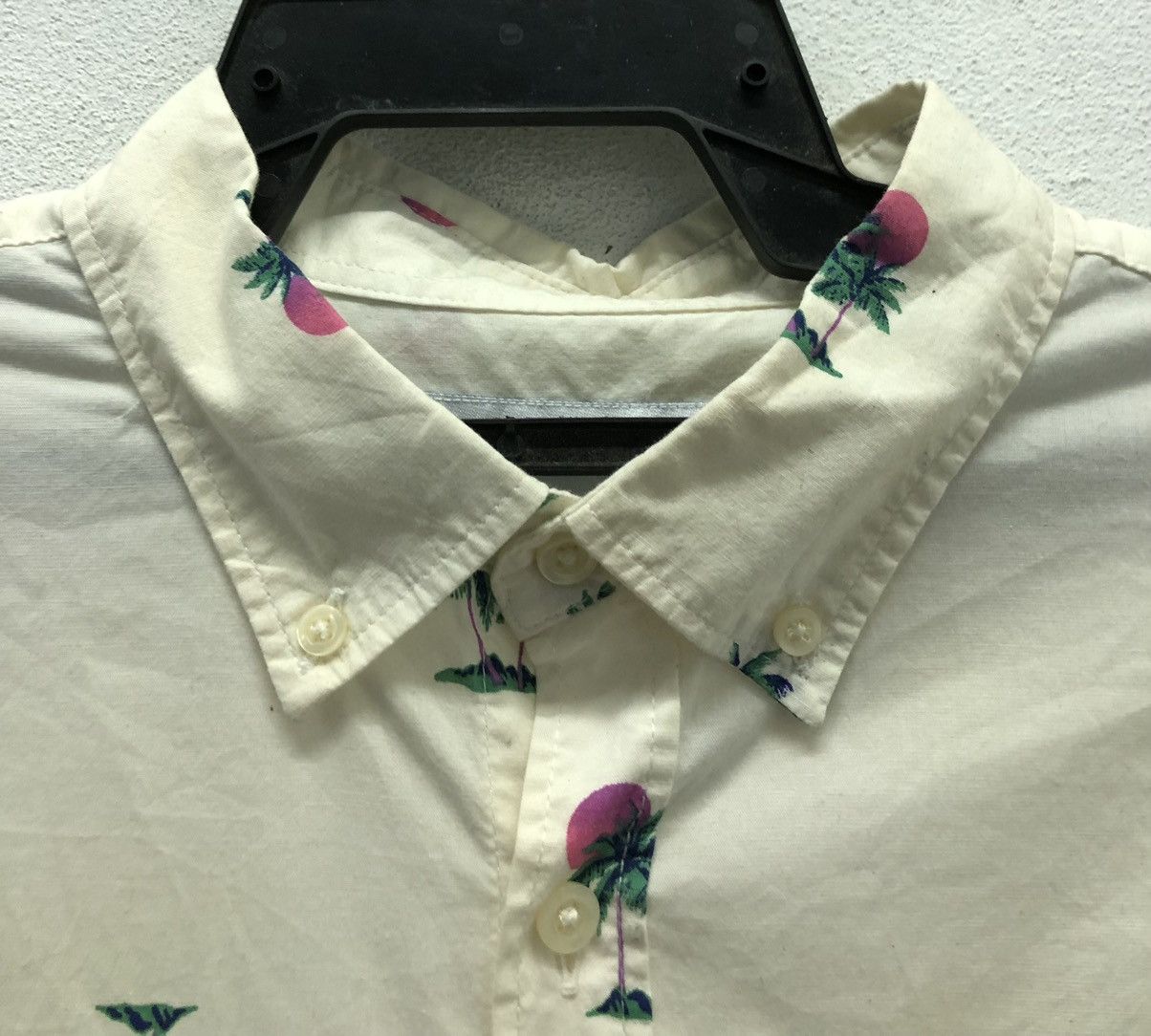 Old Navy Old Navy Slim Fit Short Sleeve Shirt – Pink/Green Palm Print Size US L / EU 52-54 / 3 - 3 Thumbnail