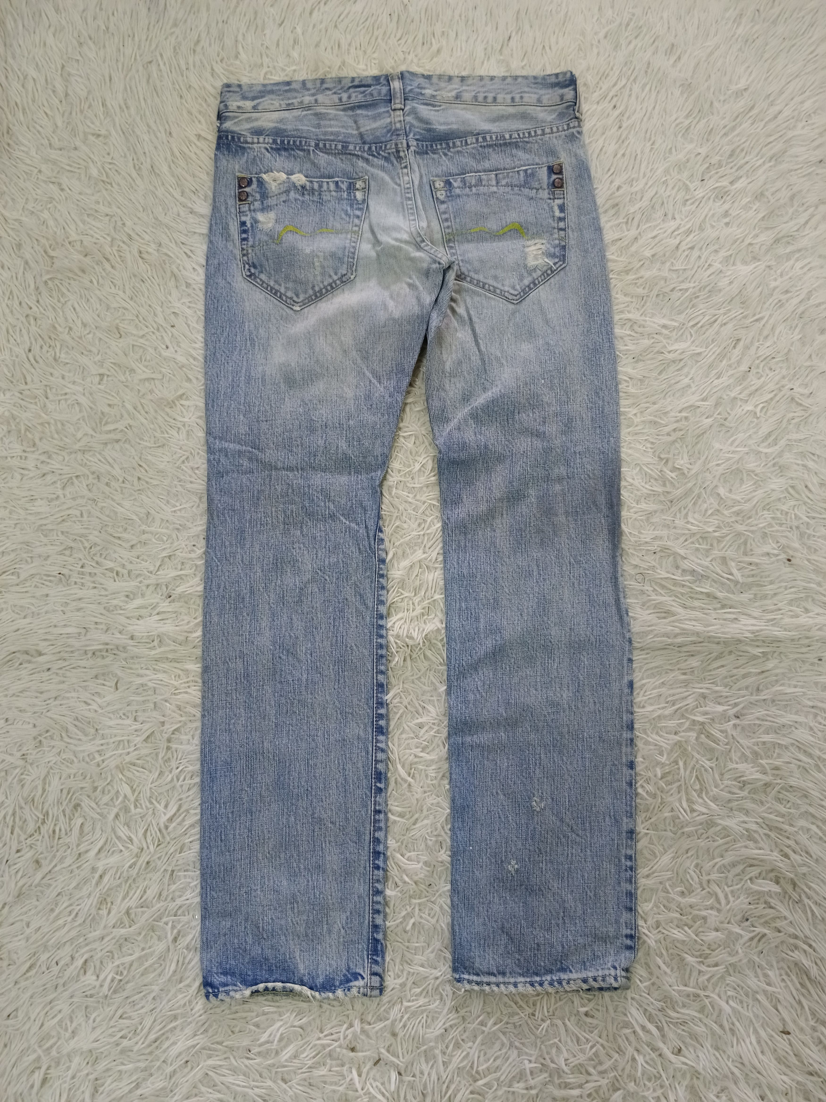 Japanese Brand DiSTRESSED RIPED RIVET&BLUE DENIM PANTS Size US 30 / EU 46 - 2 Thumbnail