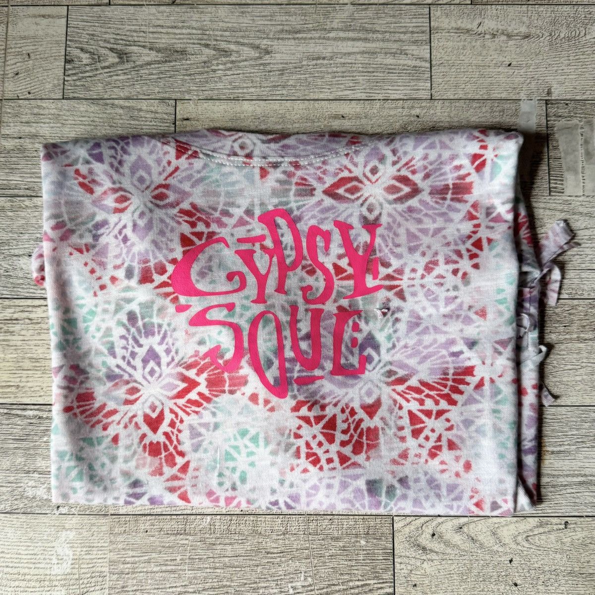 Aeropostale Gypsy Soul, Reworked, Kaleidoscope Print, Cropped Baby Tee Size S / US 4 / IT 40 - 11 Thumbnail