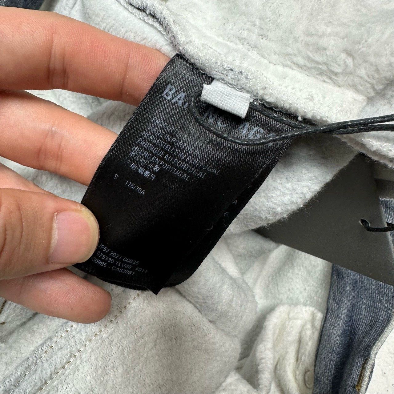 Balenciaga balenciaga 3d printed distressed denim pants Size US 27 - 3 Thumbnail