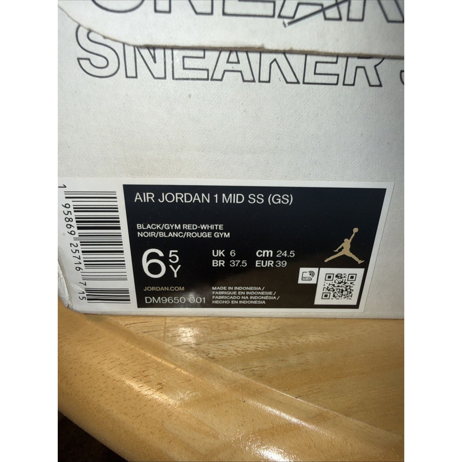 Jordan Brand Nike Air Jordan 1 Mid SS "BRED TEXT" Bred DM9650-001 Size US 6.5 / IT 36.5 - 12 Thumbnail