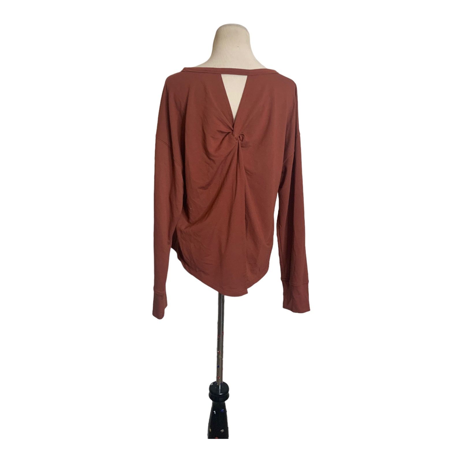 Old Navy Old Navy active burnt orange long sleeves top size M Size M / US 6-8 / IT 42-44 - 7 Thumbnail