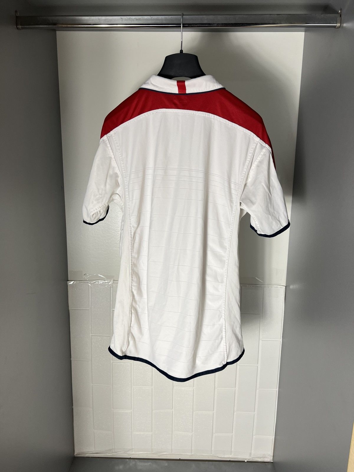 Vintage VERY RARE UMBRO ENGLAND RETRO SOCCER JERSEY MANCHESTER 90s Size US M / EU 48-50 / 2 - 4 Thumbnail