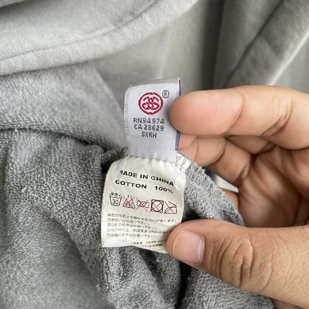 Stussy Vintage Thrashed Y2K Stussy Sweater Size US XL / EU 56 / 4 - 9 Thumbnail