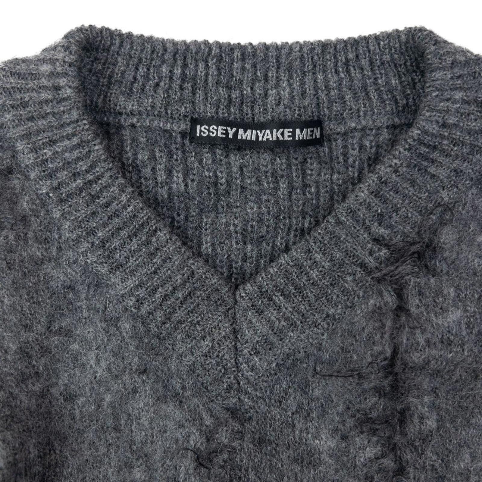Issey Miyake Vintage Issey Miyake MEN Slashed Wool Knit Jumper Size L Size US L / EU 52-54 / 3 - 3 Thumbnail