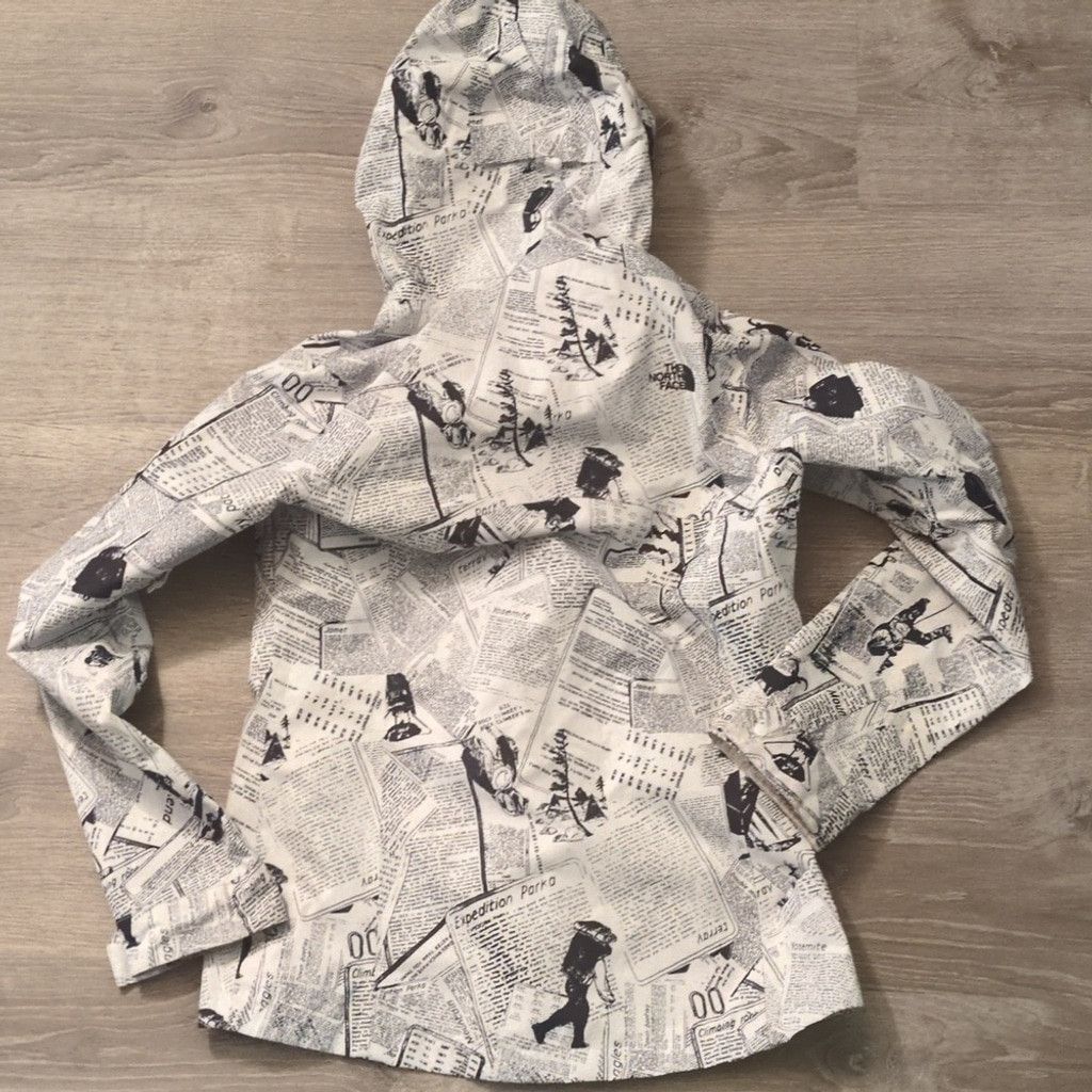 The North Face The North Face ltd edition Jacket Newspaper Print Hooded S. Size S / US 4 / IT 40 - 6 Thumbnail