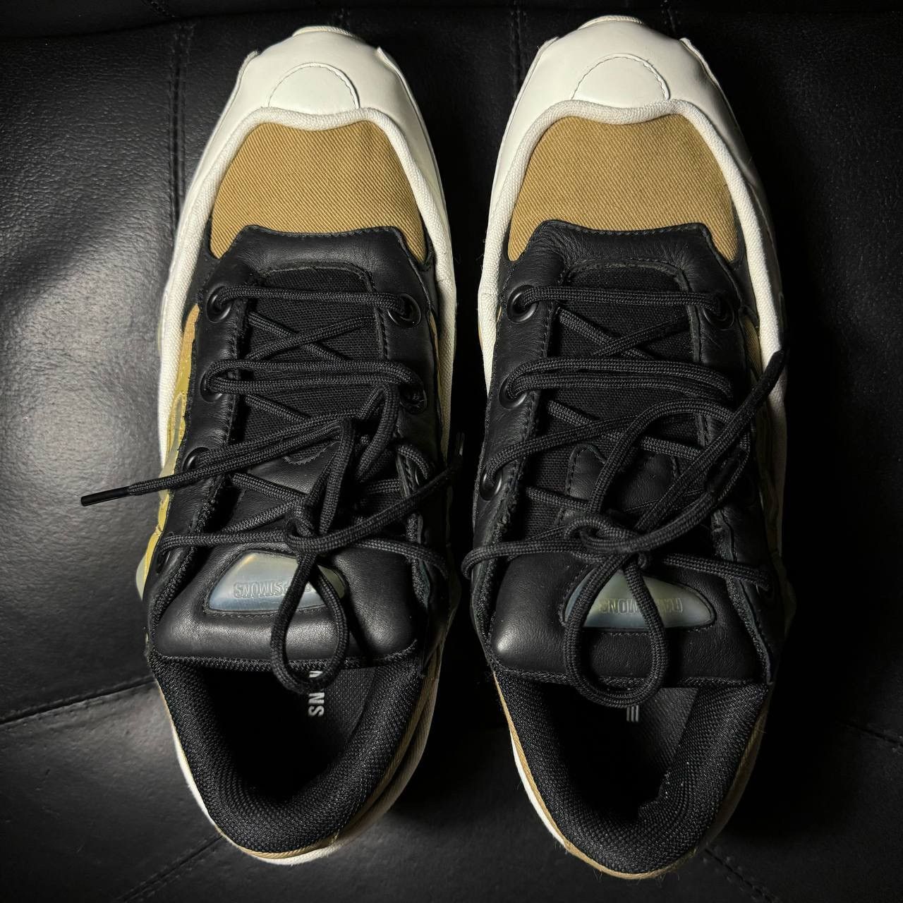 Raf Simons 10us Adidas Raf Simons Ozweego Cream white Khaki Size US 10 / EU 43 - 8 Thumbnail