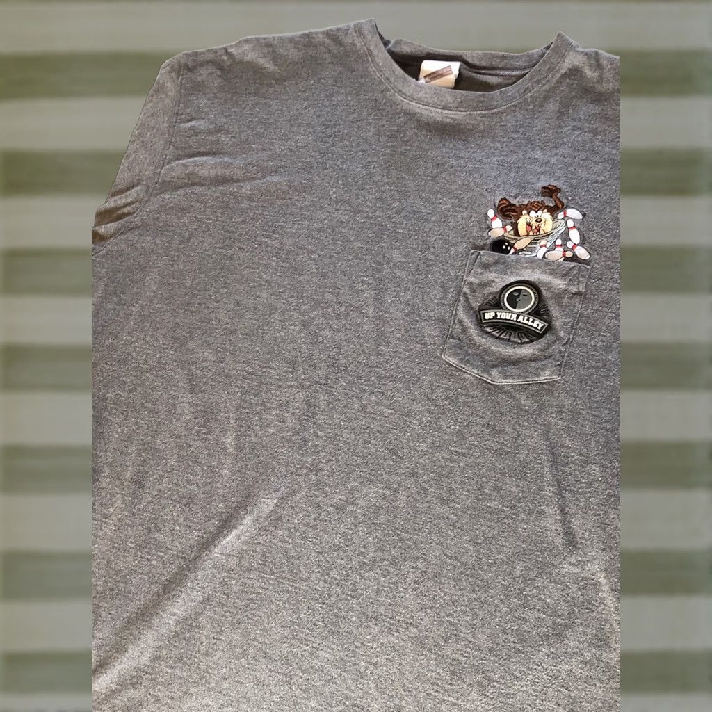 Vintage VINTAGE Warner Bros. T-Shirt Adult XL Gray Embroidered Pocket Bowling Taz Up Your Alley LOONEY TUNES 90s Size US XL / EU 56 / 4 - 1 Thumbnail