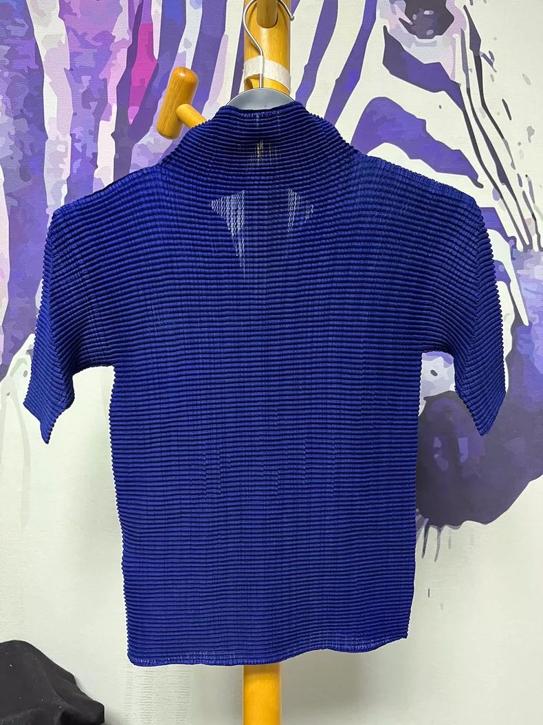 Issey Miyake Issey Miyake size:2 A half-sleeved T-shirt with a deep blu Size S / US 4 / IT 40 - 3 Thumbnail