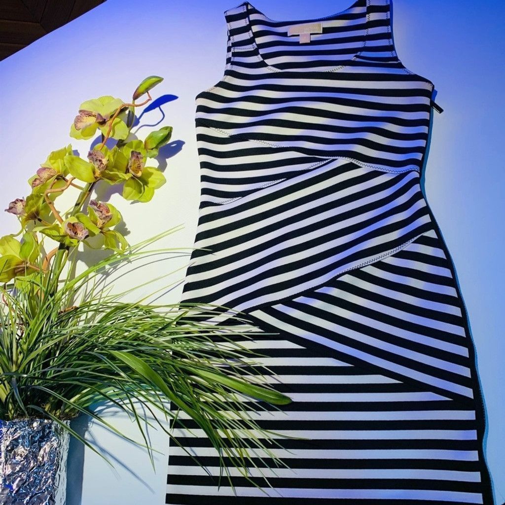Michael Kors Michael Kors White & Black stripes dress size 2 Size XXS / US 00 / IT 34 - 1 Thumbnail