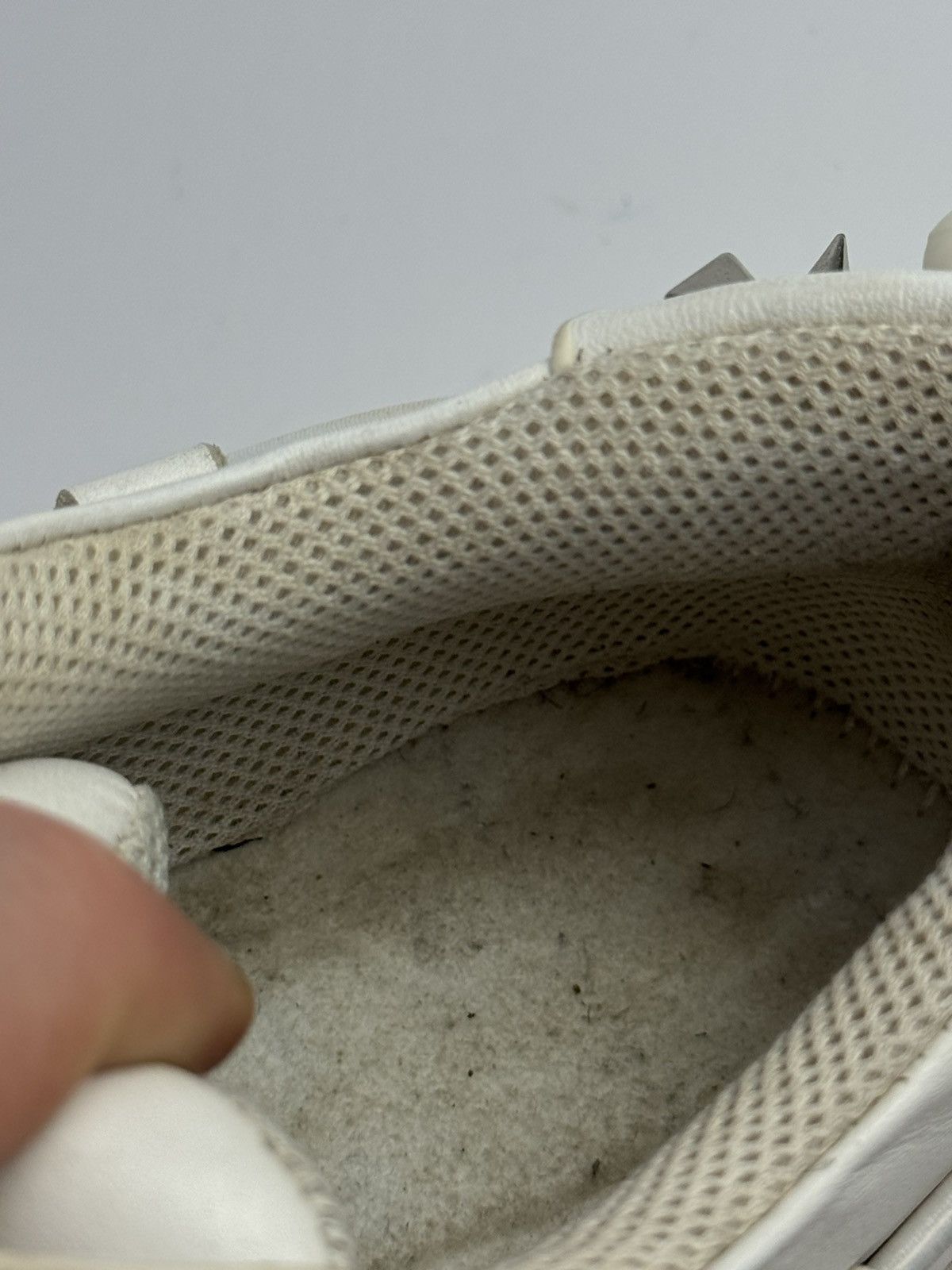 Valentino Valentino Garavani White Bounce Leather Sneakers Anant Garde Size US 7 / EU 40 - 17 Thumbnail