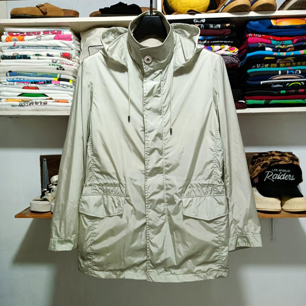 Gucci GUCCI RAINCOAT HIDABLE HOODIE JACKET Size US M / EU 48-50 / 2 - 1 Thumbnail