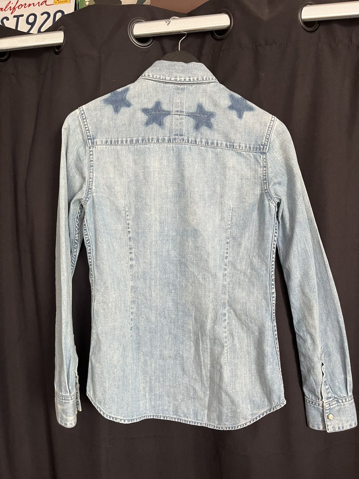Givenchy Givenchy Chemise Denim Étoilée – Sample Exclusif – Taille 36 Size US XS / EU 42 / 0 - 4 Thumbnail