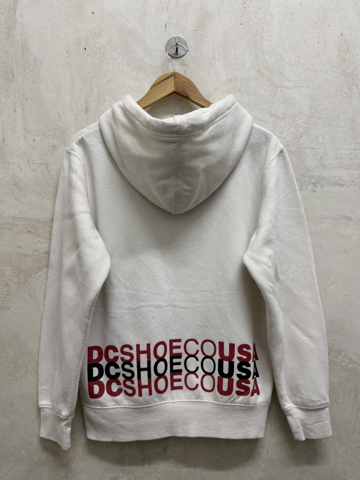 DC 2000s DC Shoes Skateboard y2k Hoodie Size US M / EU 48-50 / 2 - 3 Thumbnail