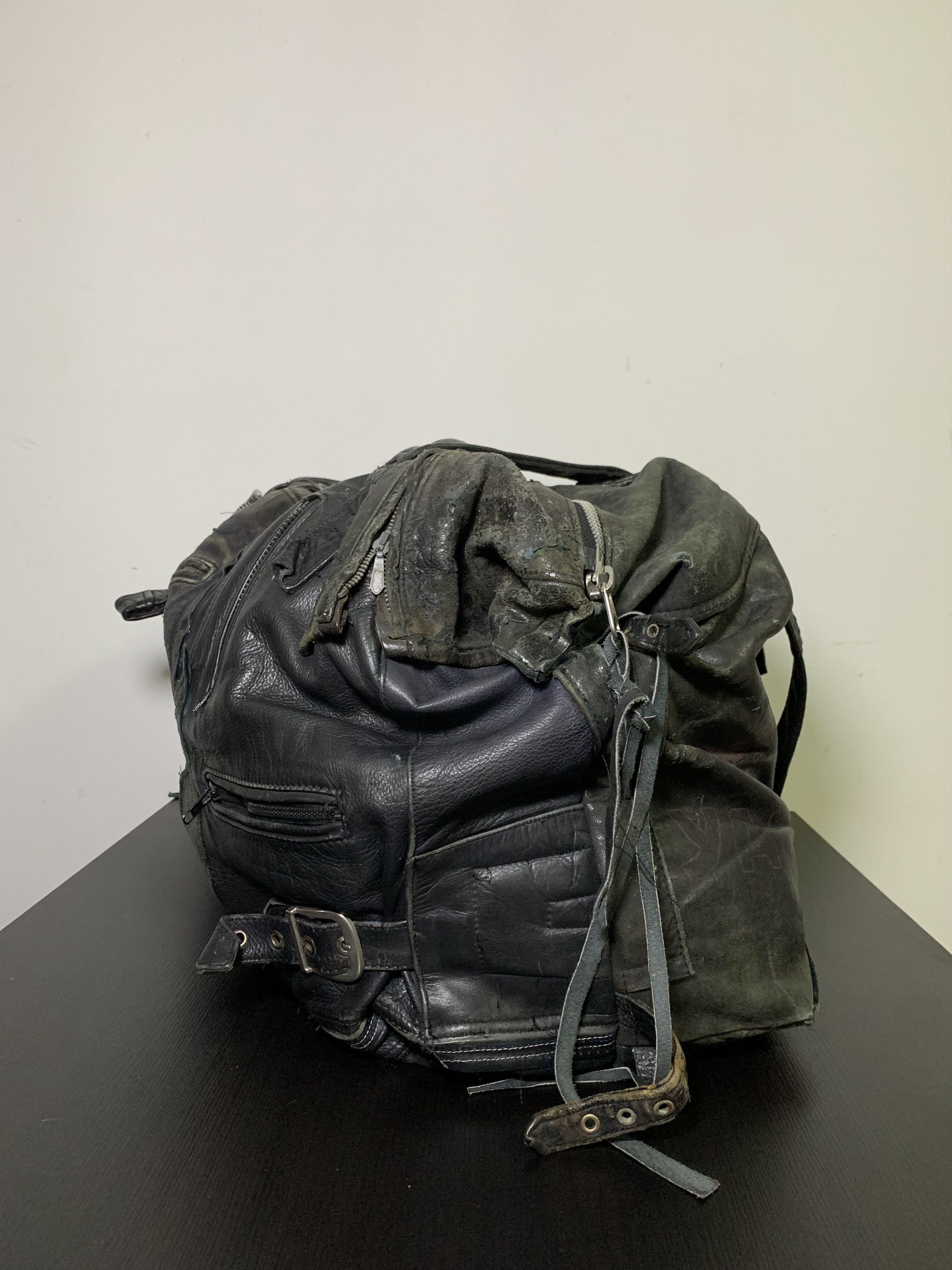 Vinti Andrews Vinti Andrews Reconstructed Leather Jacket Travel Bag Size ONE SIZE - 4 Thumbnail
