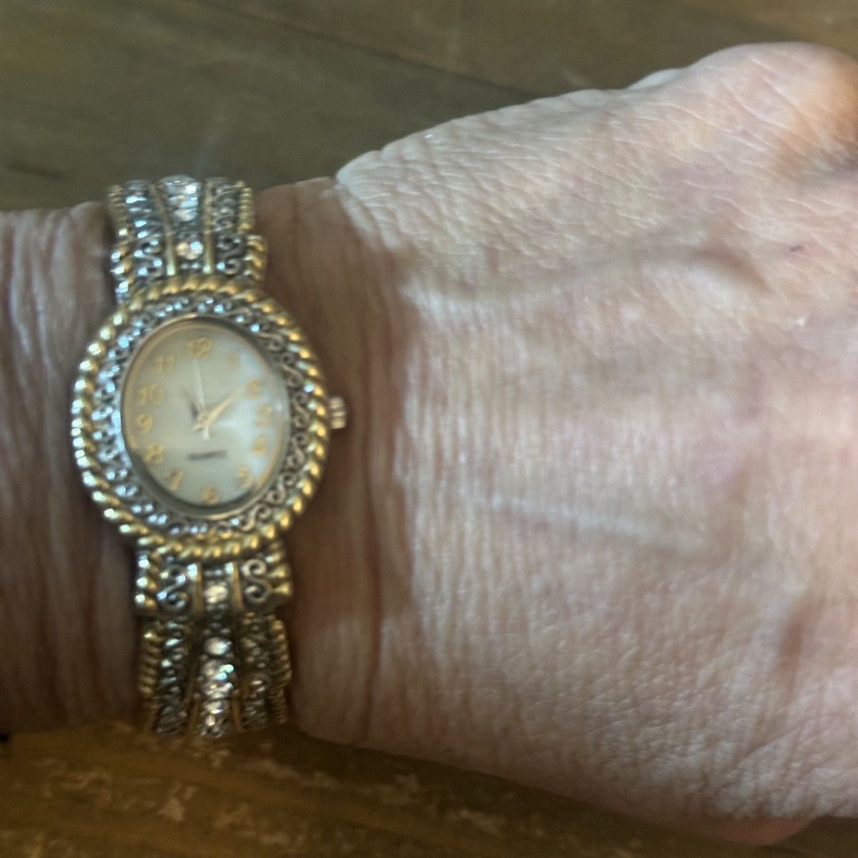 Vintage Vintage Accutime fancy two tone rhinestone cuff watch Size ONE SIZE - 5 Thumbnail