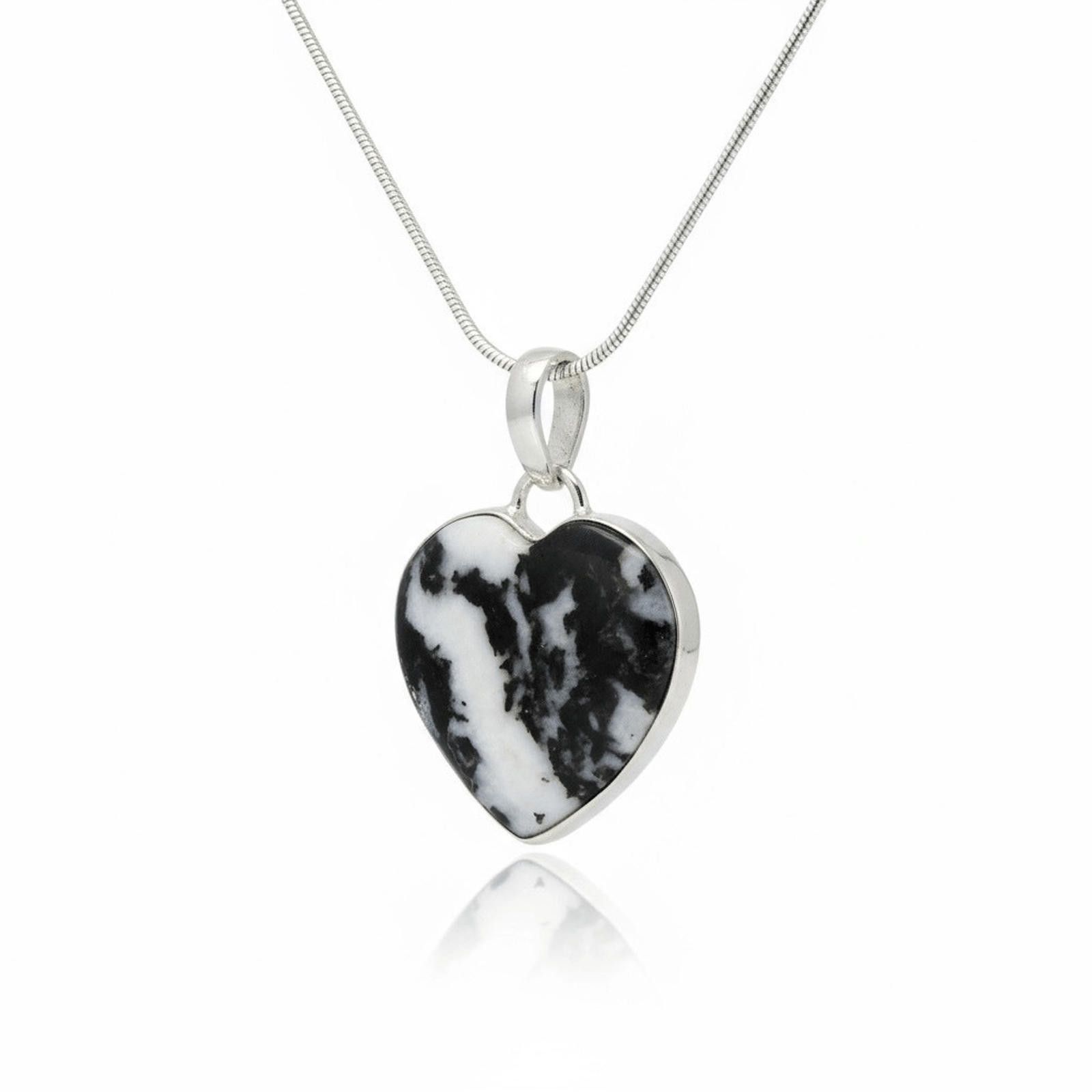 NBDN Nobrandedon Southwestern White Buffalo Turquoise Heart Pendant Necklace Size ONE SIZE - 2 Thumbnail