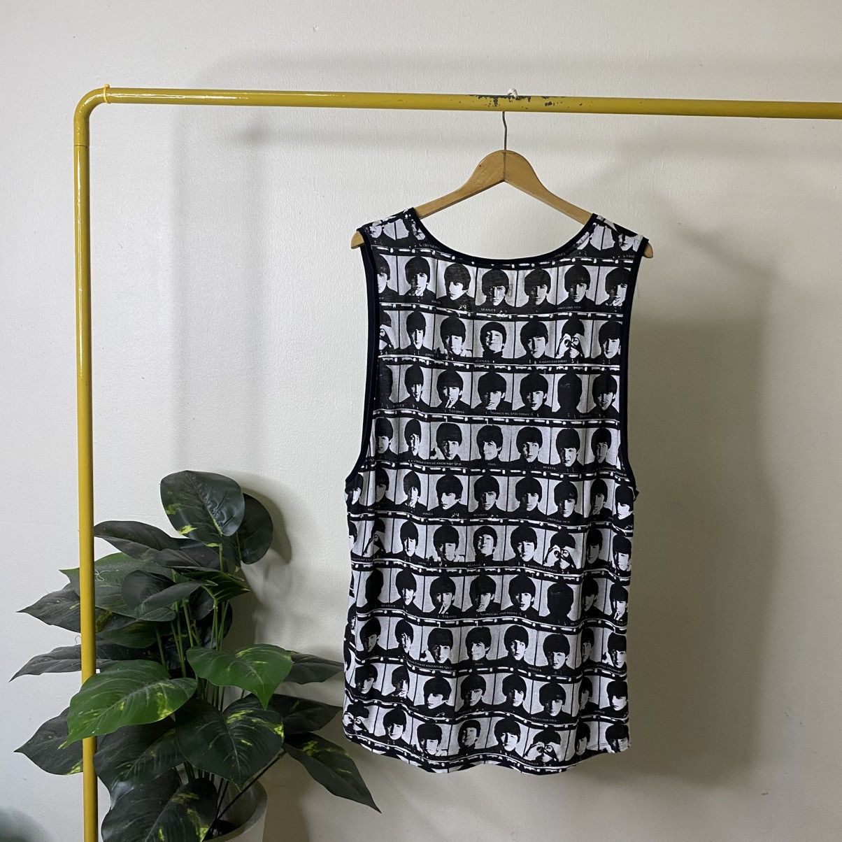 Band Tees Bershka x The Beatles AllOverPrint Tank Top Size US L / EU 52-54 / 3 - 8 Thumbnail
