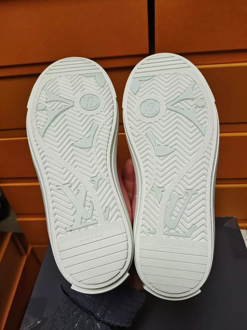 Louis Vuitton Louis Vuitton Louis Vuitton Low Top LaceUp Women's Shoes-2 Size US 5 / IT 35 - 9 Thumbnail