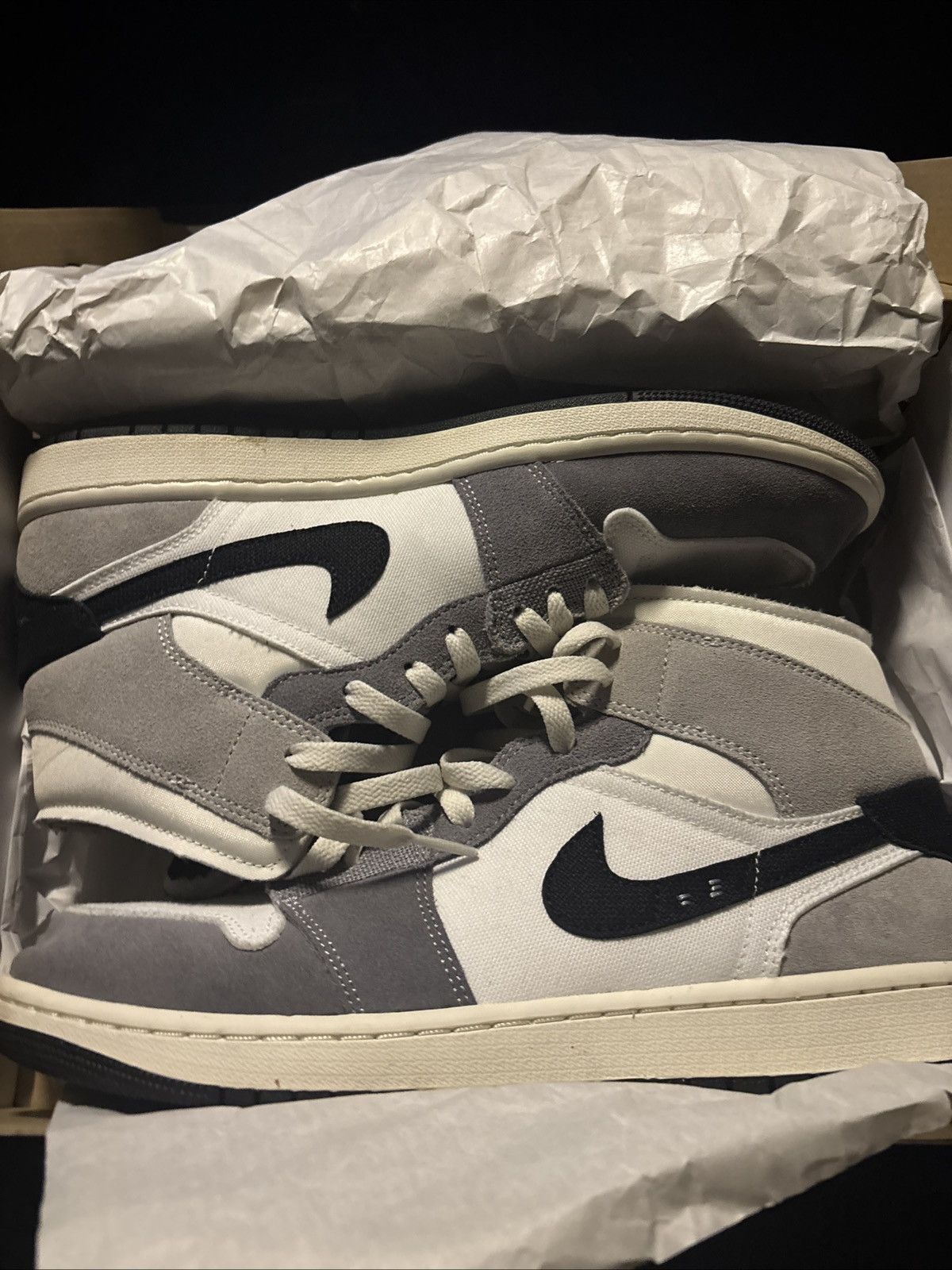 Jordan Brand Air Jordan 1 Mid SE Craft Cement Grey Size US 11.5 / EU 44-45 - 1 Thumbnail