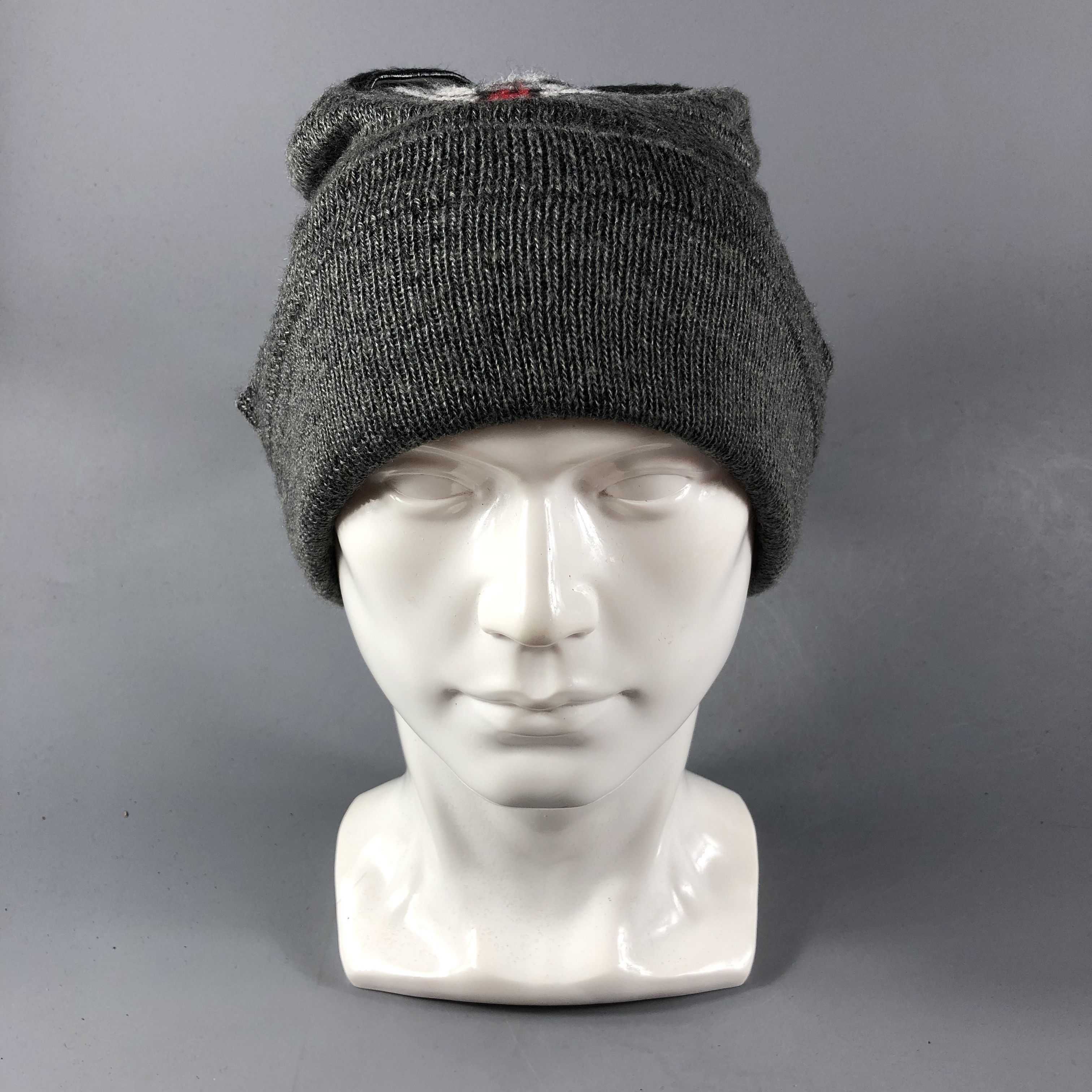 Disney 101 Dalmatians Bobble Beanie Snowcap Snow Hat B600 Size ONE SIZE - 1 Thumbnail
